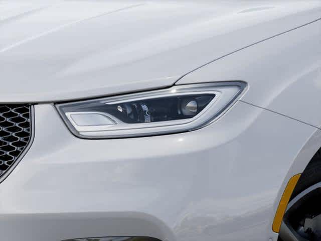 Thumbnail: 2026 Chrysler Pacifica - 6