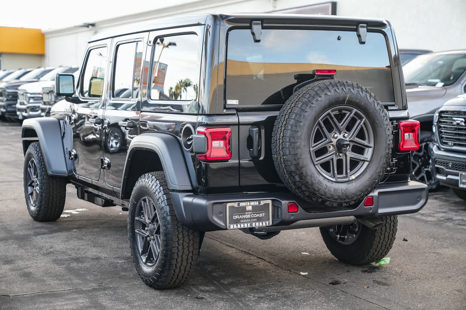 Thumbnail: 2026 Jeep Wrangler - 6