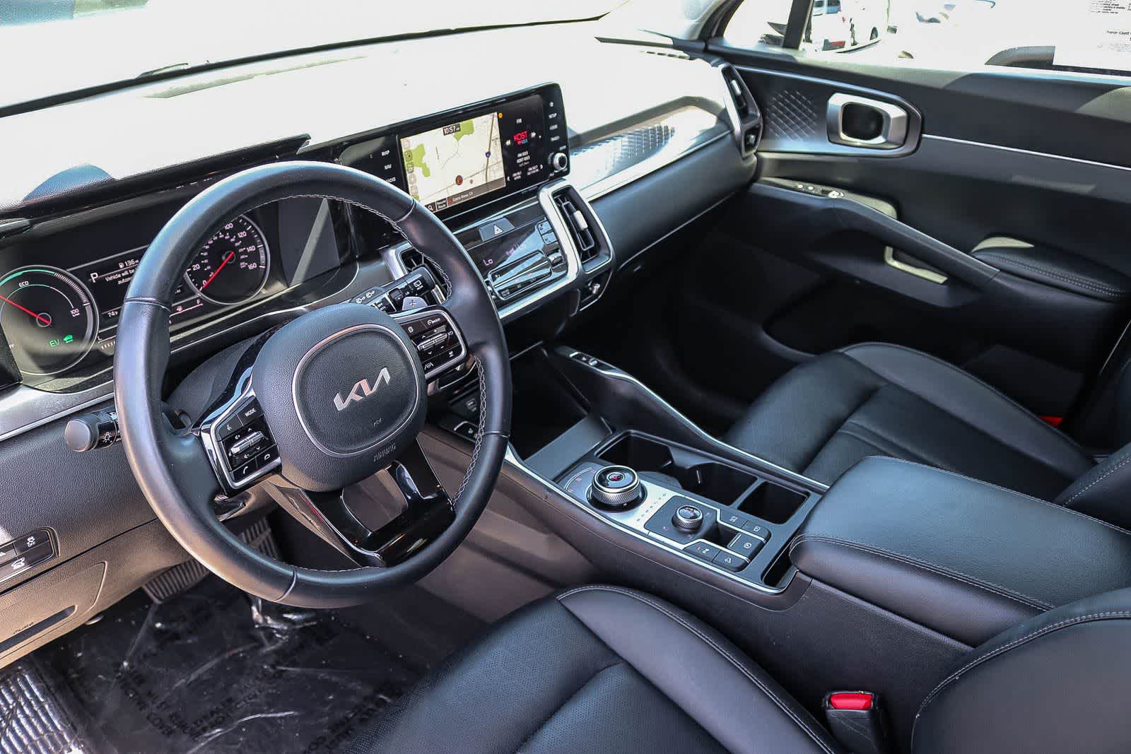 Thumbnail: 2023 Kia Sorento - 16
