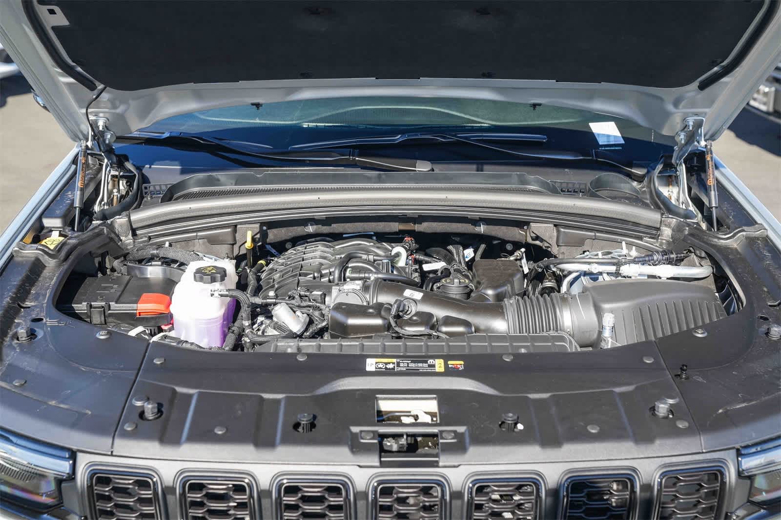 Thumbnail: 2025 Jeep Grand Cherokee - 12