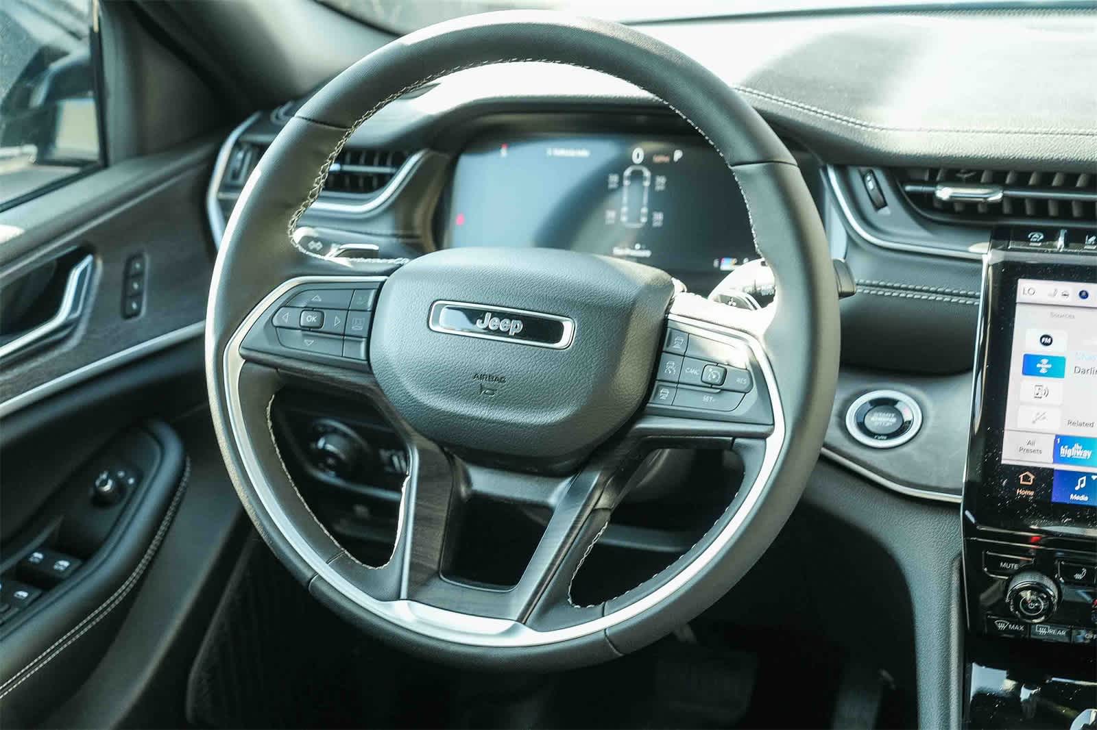 Thumbnail: 2025 Jeep Grand Cherokee L - 15