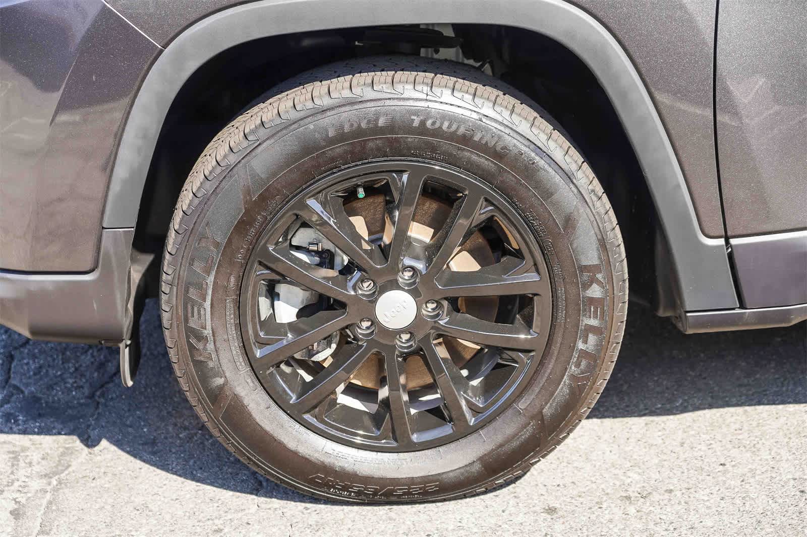 Thumbnail: 2022 Jeep Cherokee - 10