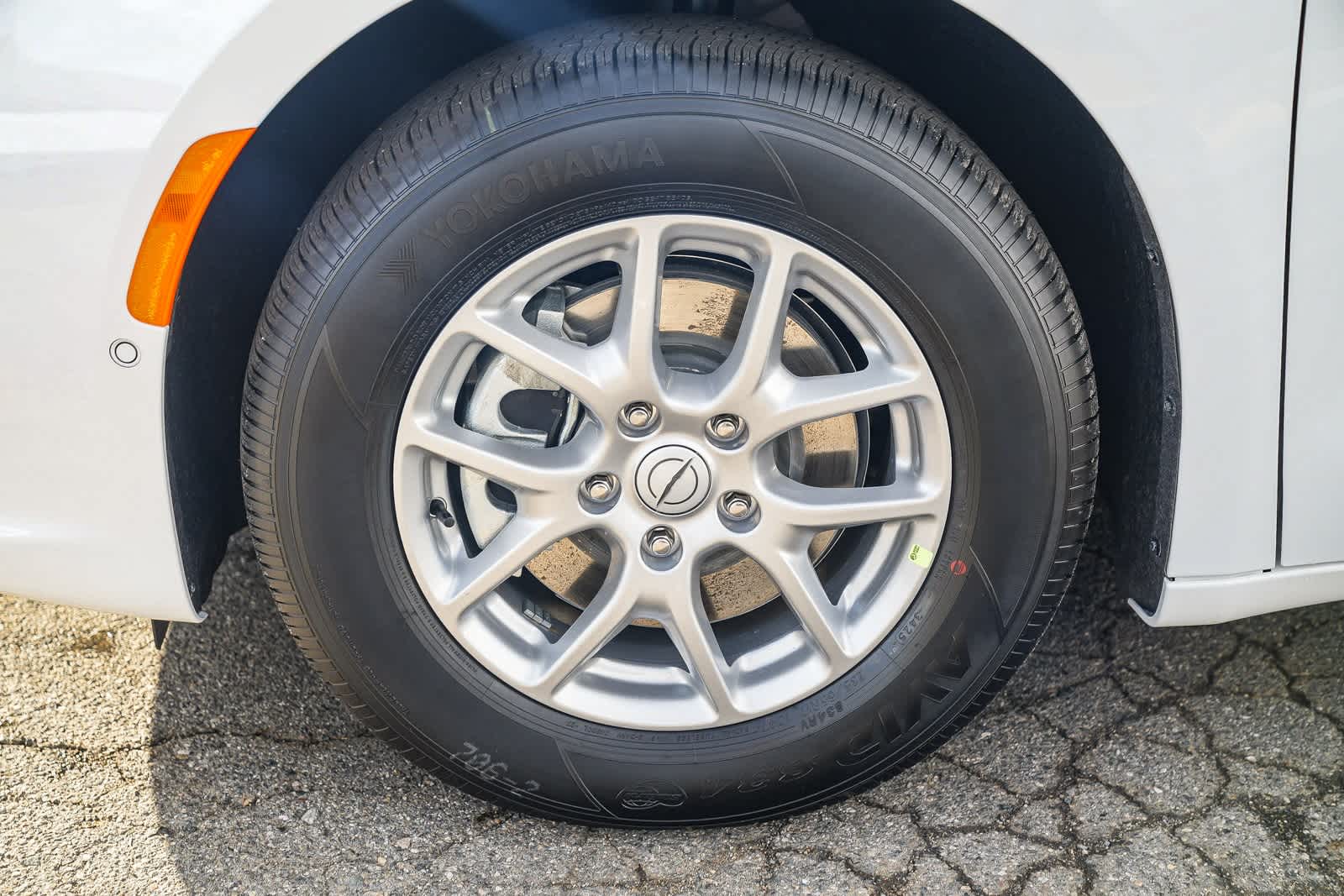 Thumbnail: 2026 Chrysler Pacifica - 9