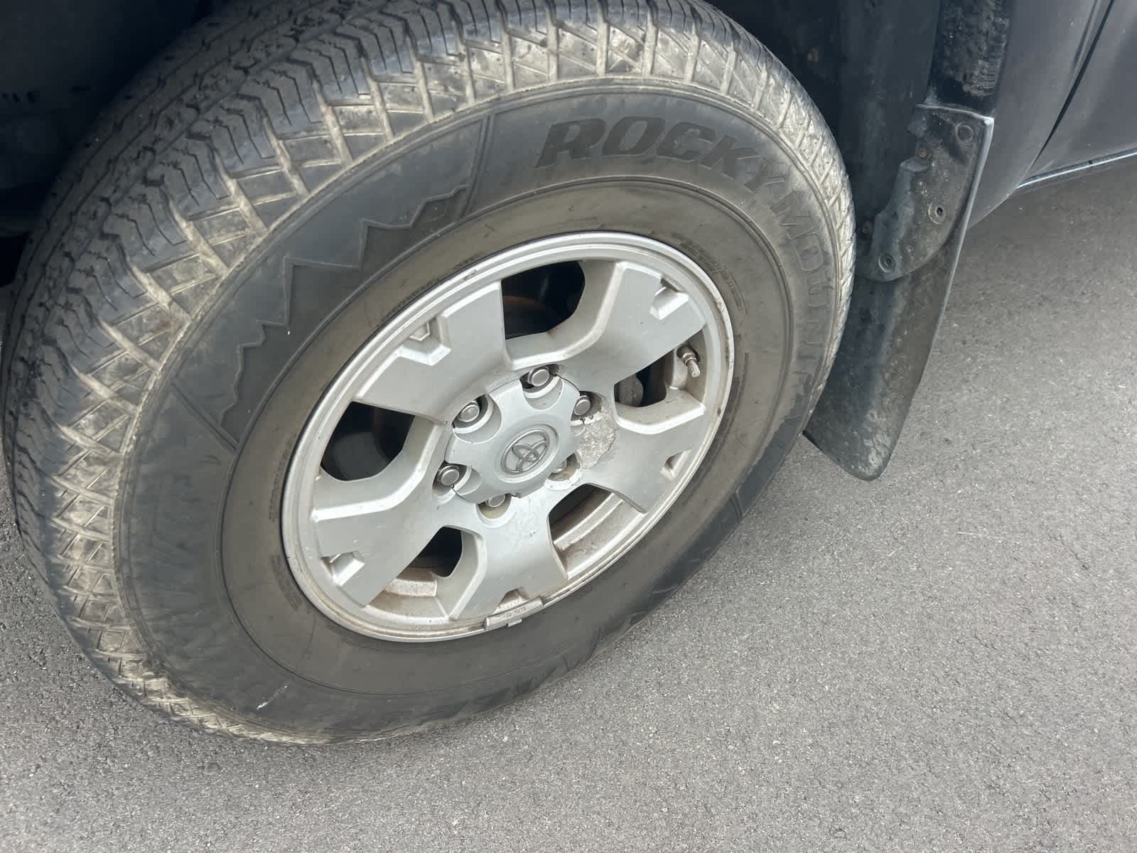 Thumbnail: 2011 Toyota Tacoma - 10