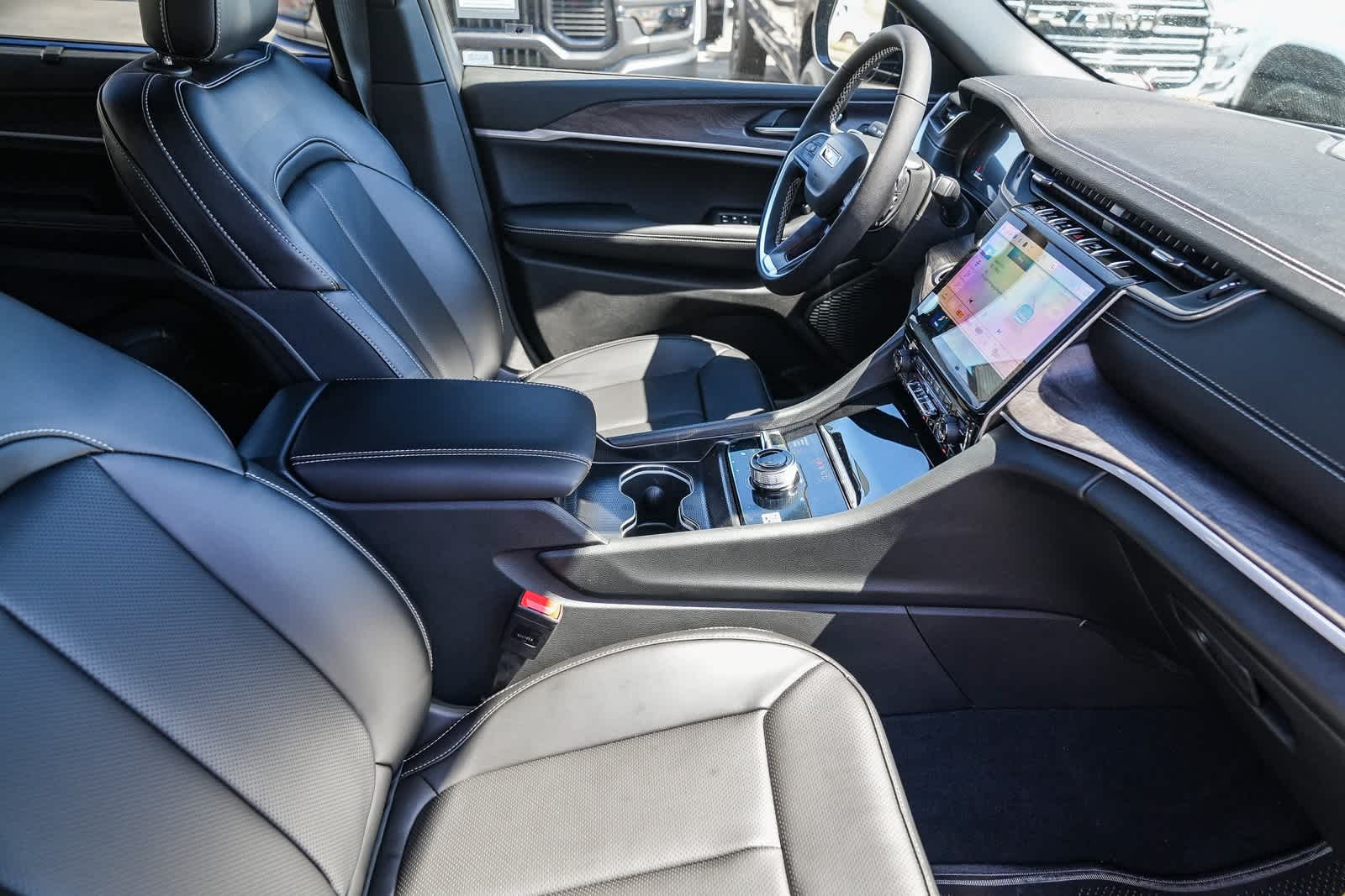 Thumbnail: 2025 Jeep Grand Cherokee L - 17