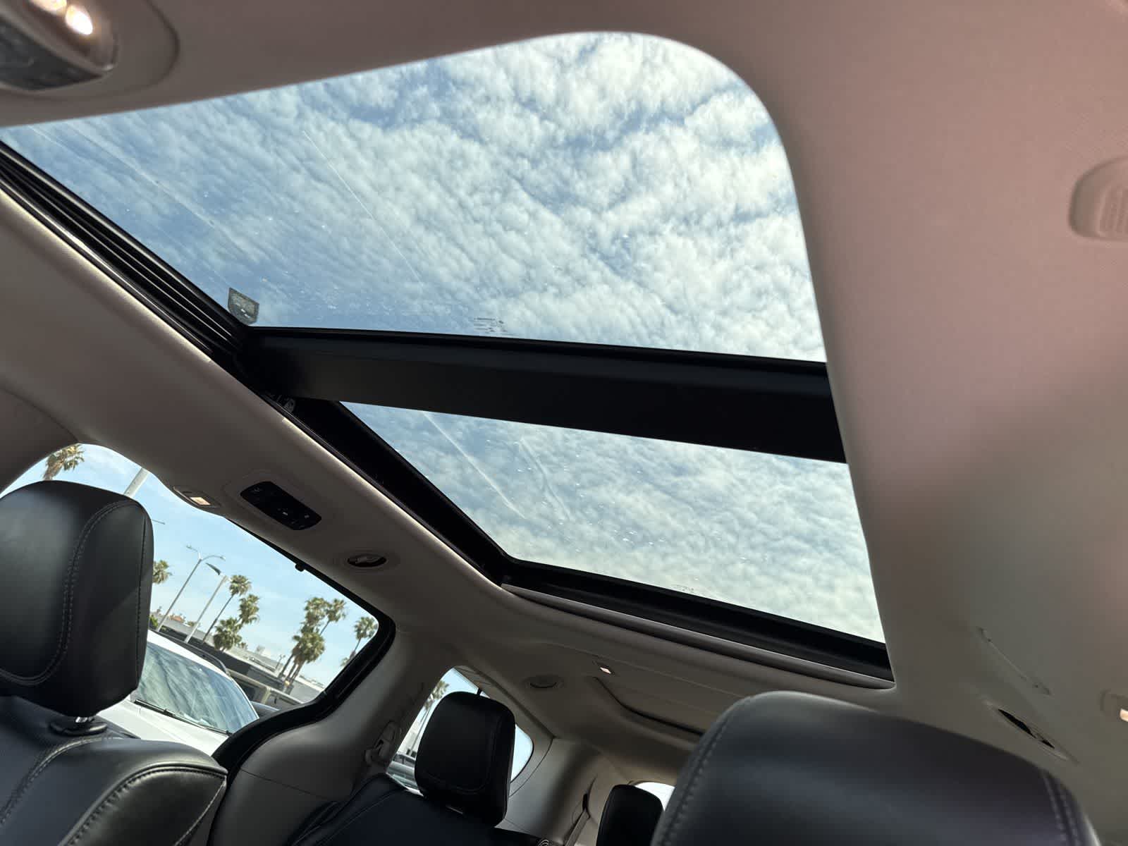 Thumbnail: 2019 Chrysler Pacifica - 15
