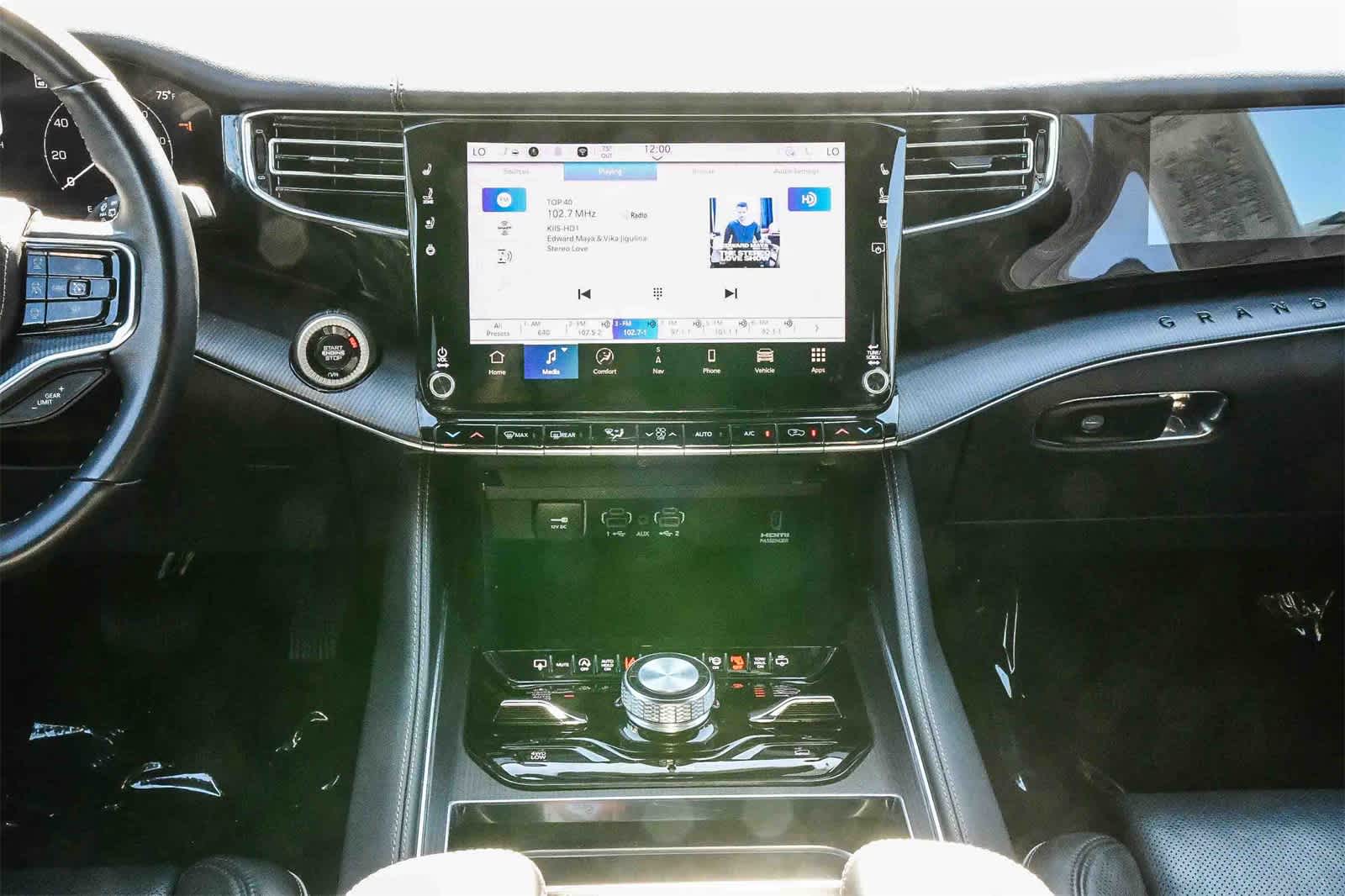 Thumbnail: 2024 Jeep Grand Wagoneer L - 12