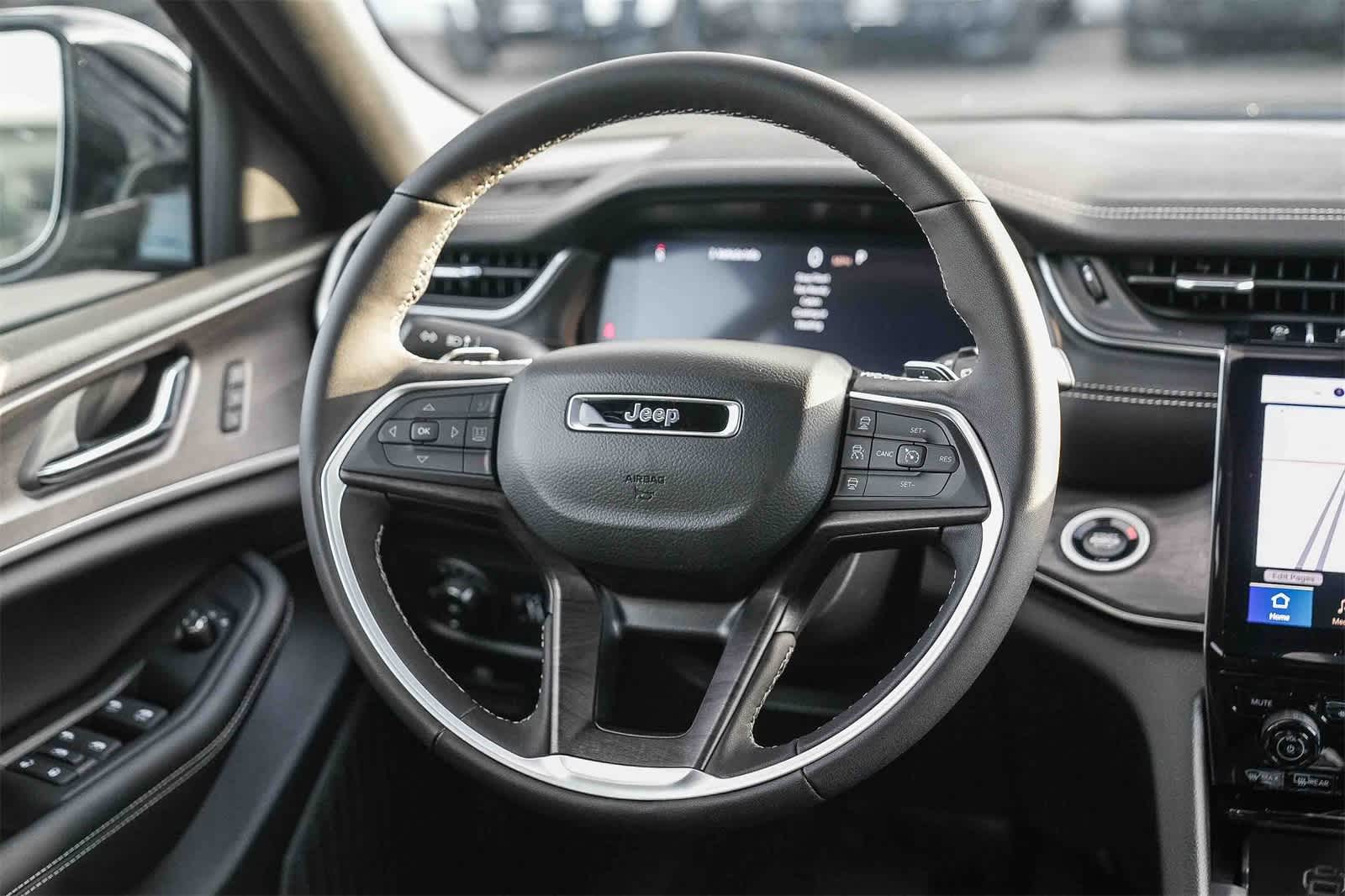 Thumbnail: 2025 Jeep Grand Cherokee - 15