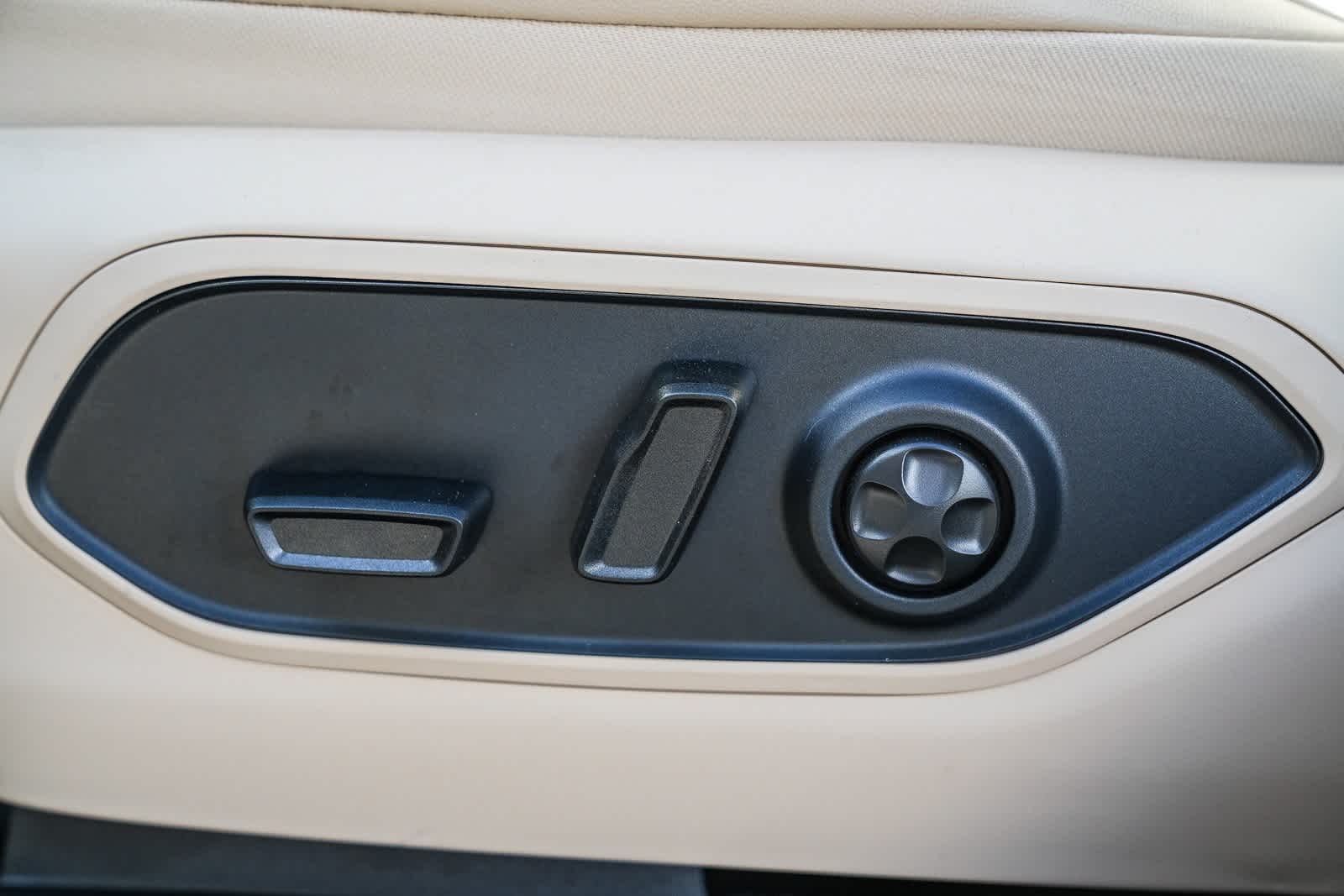 Thumbnail: 2026 Jeep Grand Cherokee - 21