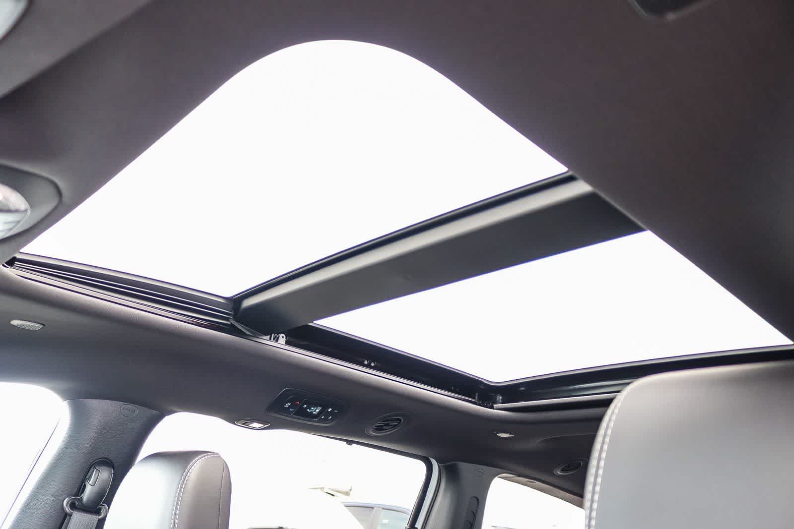 Thumbnail: 2026 Chrysler Pacifica - 22