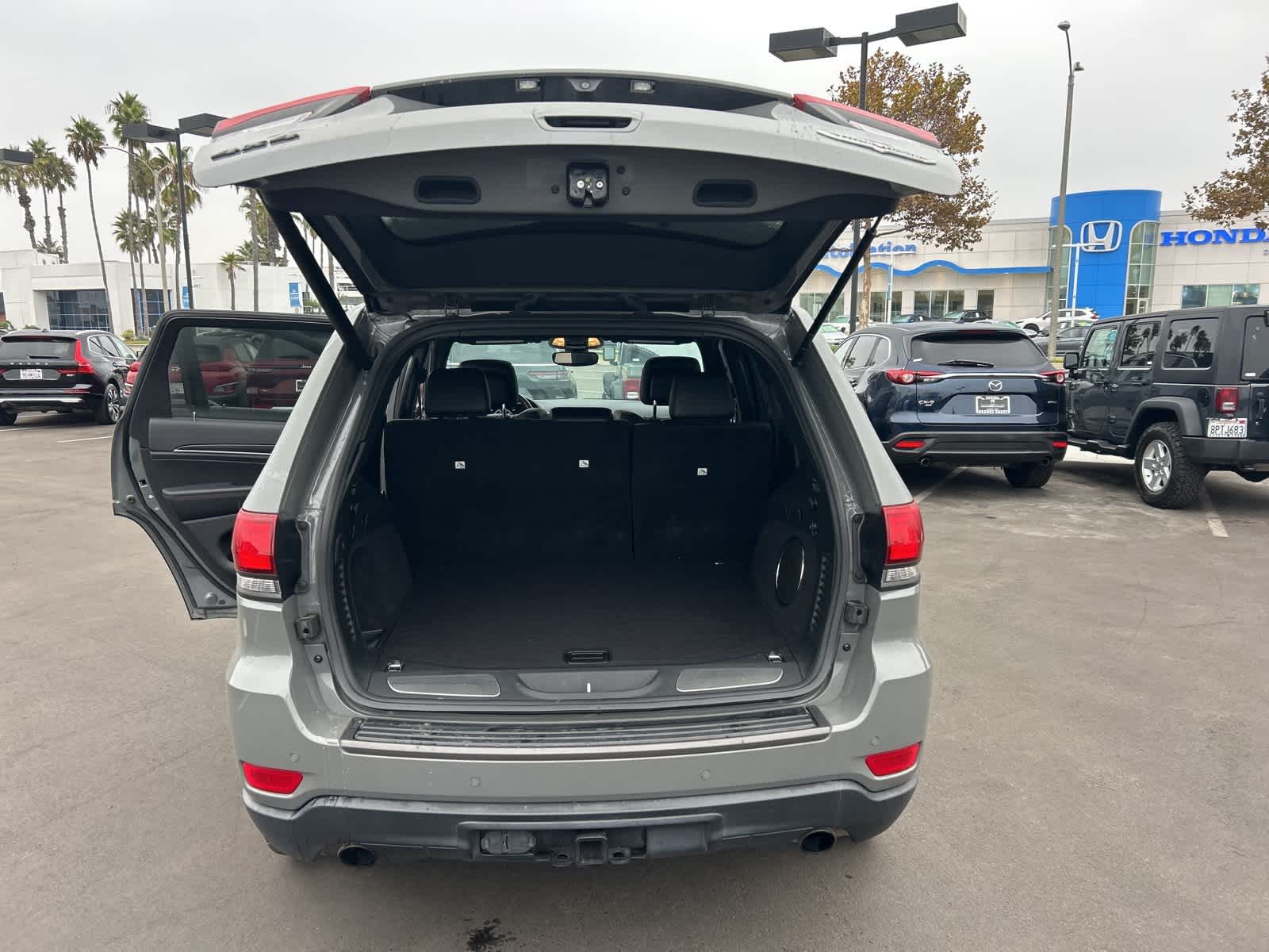 Thumbnail: 2021 Jeep Grand Cherokee - 30
