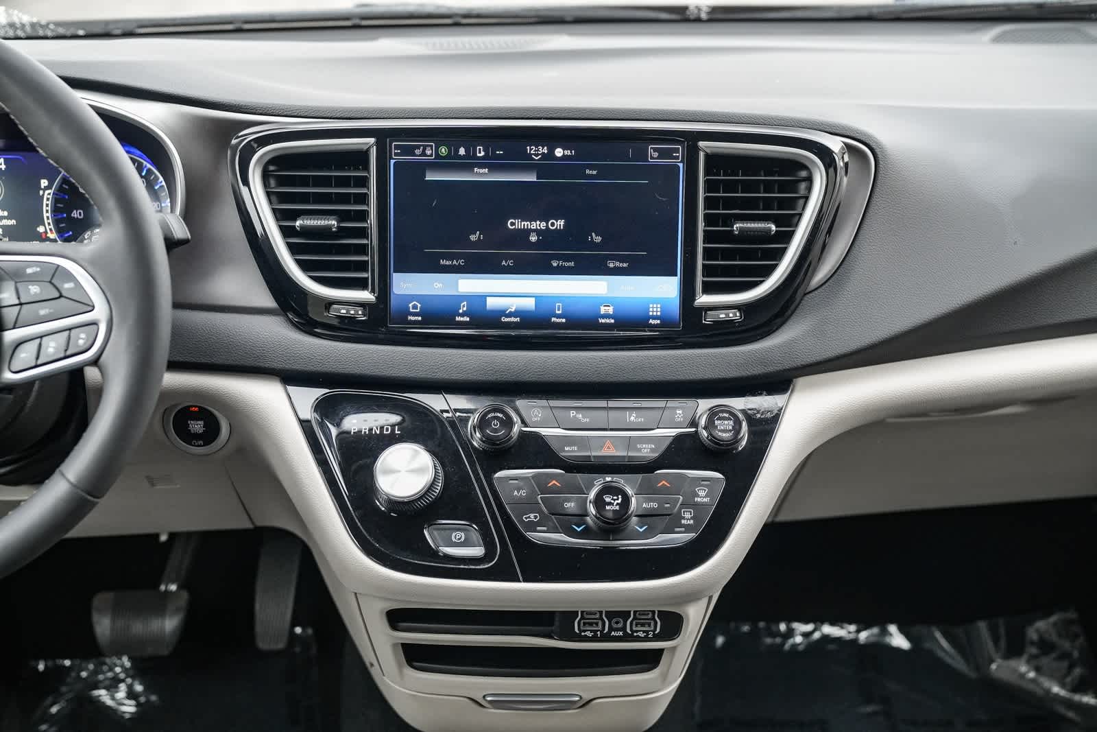 Thumbnail: 2024 Chrysler Pacifica - 12