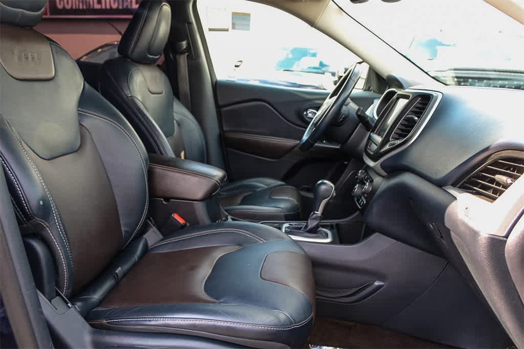 Thumbnail: 2015 Jeep Cherokee - 16