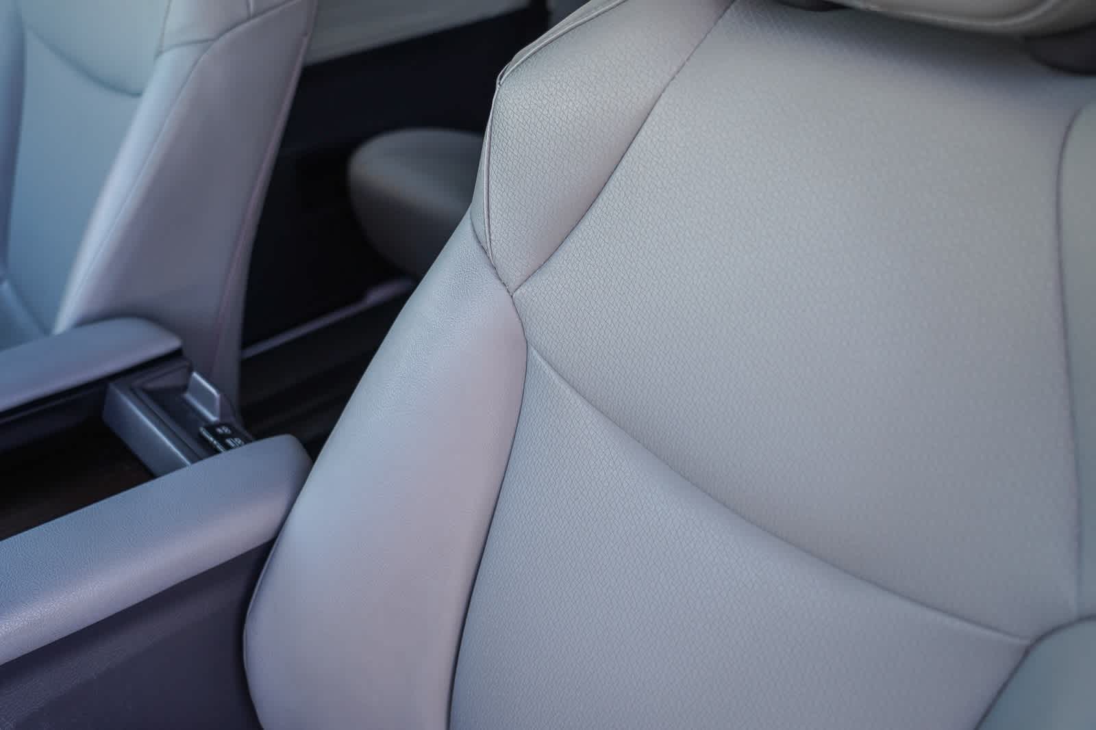 Thumbnail: 2022 Toyota Sienna - 26