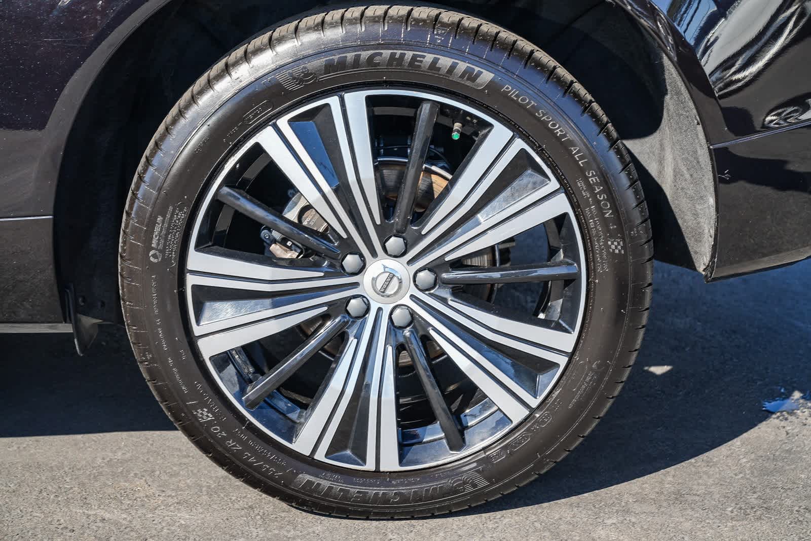 Thumbnail: 2023 Volvo XC60 - 10