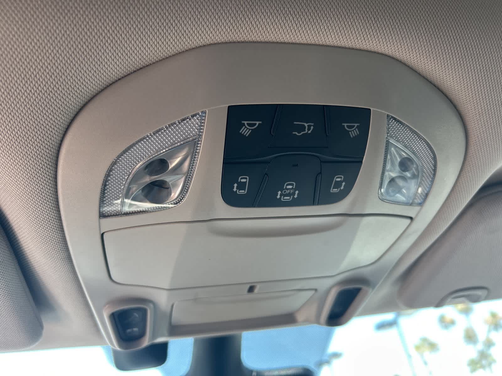 Thumbnail: 2022 Chrysler Pacifica - 36