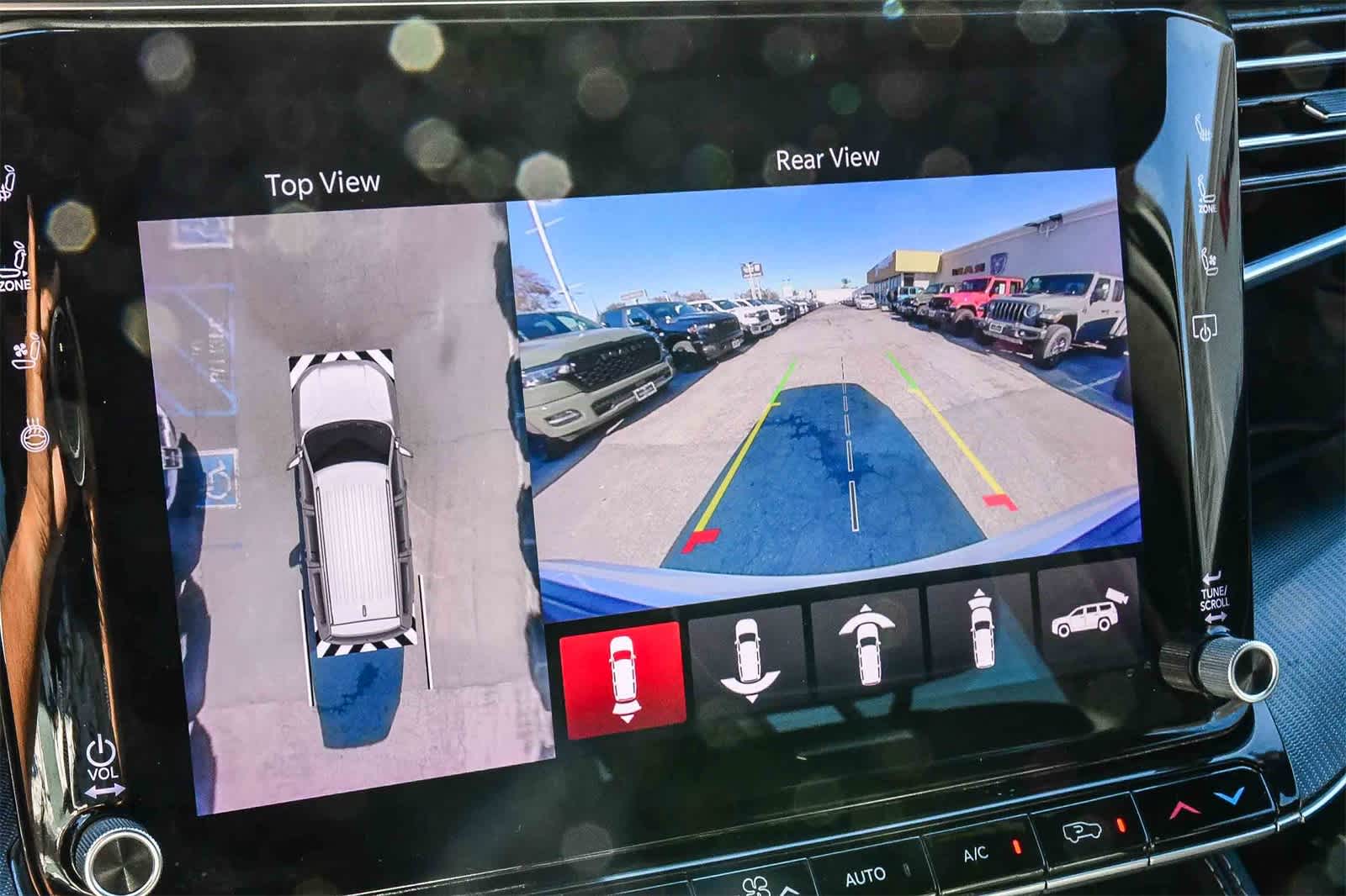 Thumbnail: 2024 Jeep Grand Wagoneer L - 23