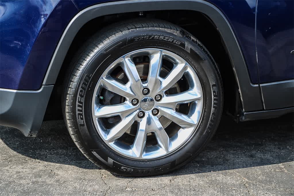 Thumbnail: 2015 Jeep Cherokee - 9