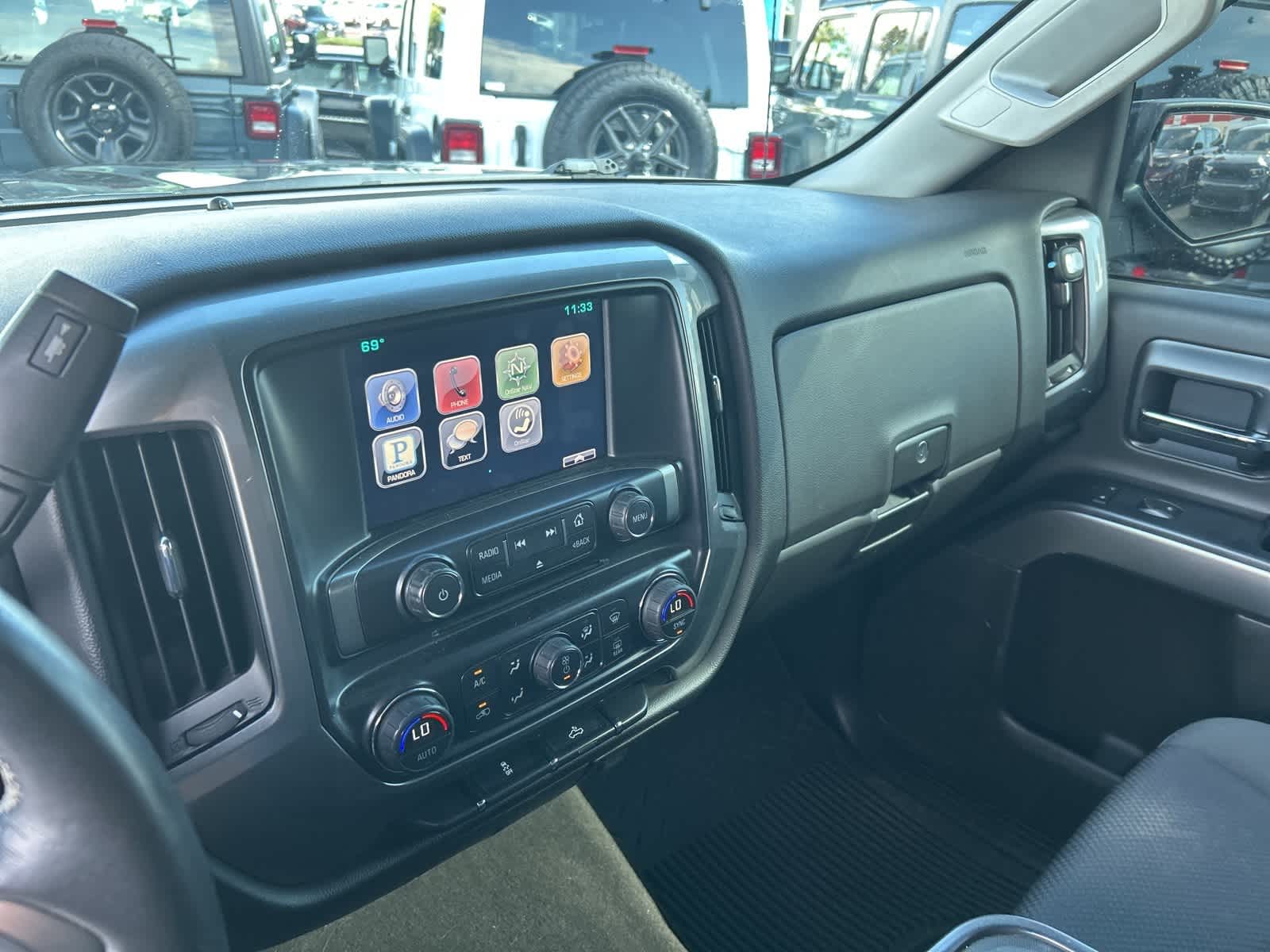Thumbnail: 2015 Chevrolet Silverado 1500 - 29
