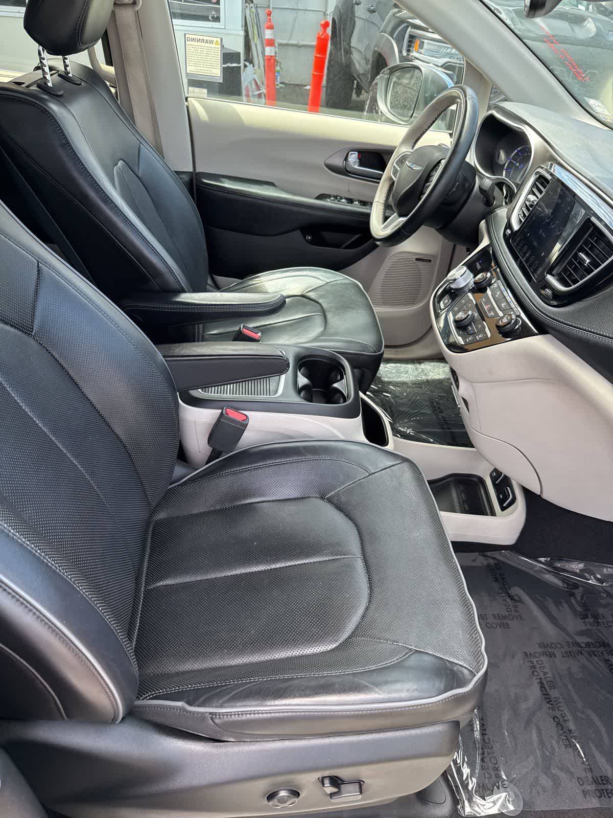 Thumbnail: 2019 Chrysler Pacifica - 7