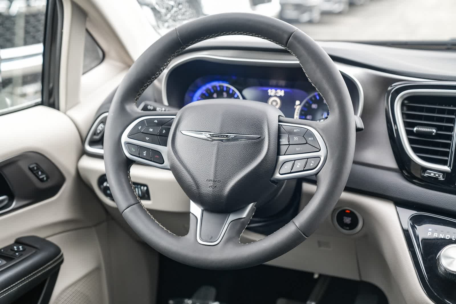 Thumbnail: 2024 Chrysler Pacifica - 14