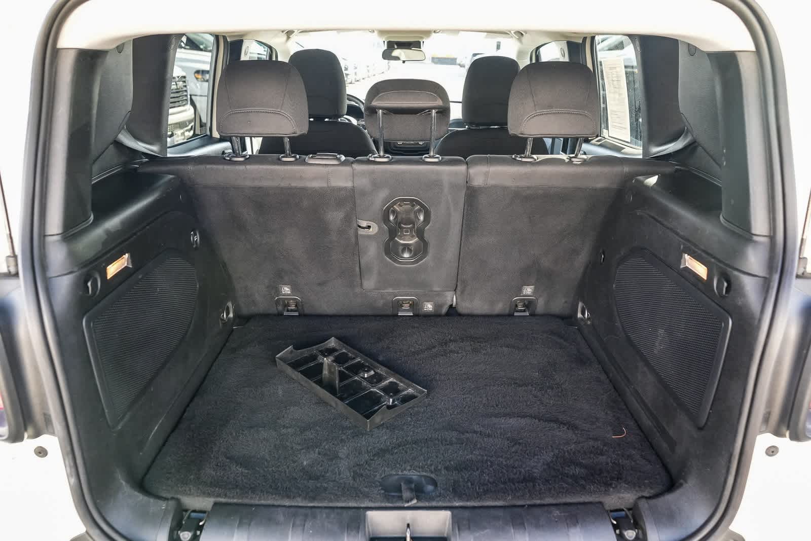 Thumbnail: 2015 Jeep Renegade - 24