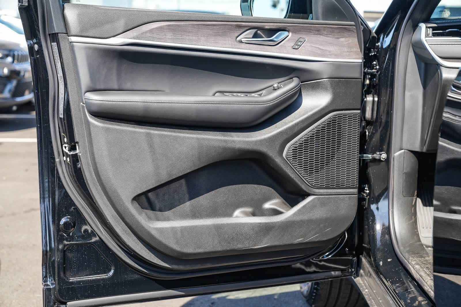 Thumbnail: 2025 Jeep Grand Cherokee - 22