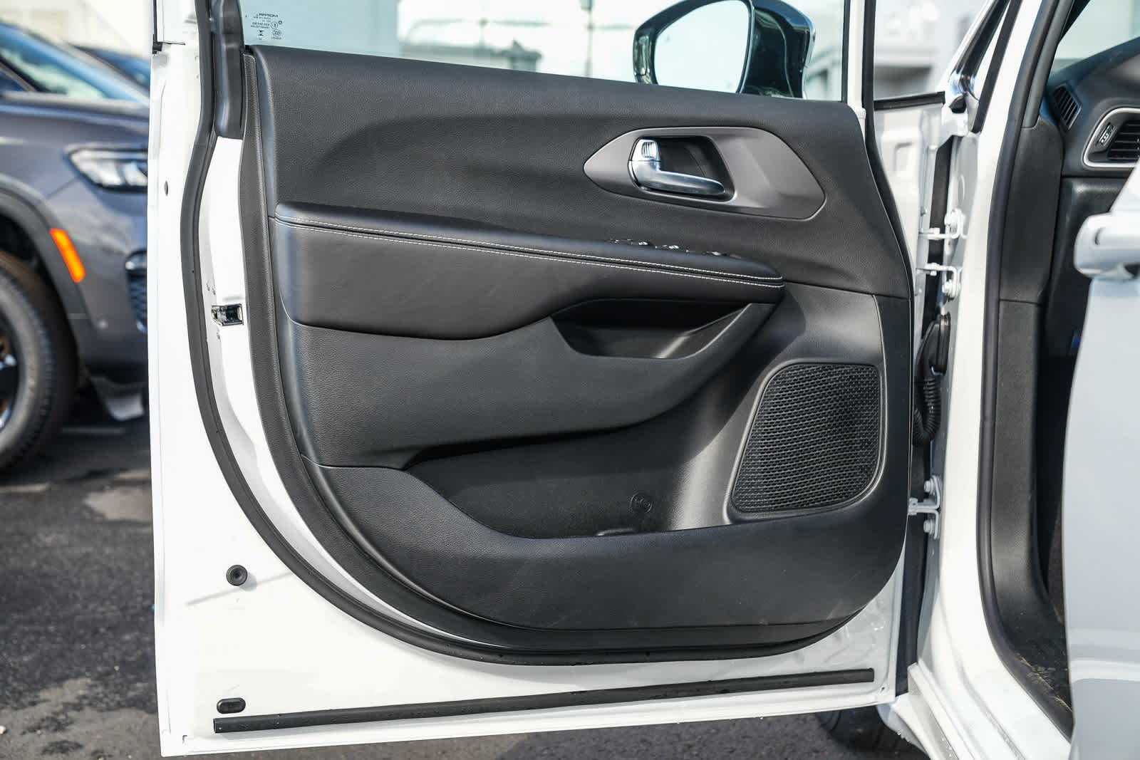 Thumbnail: 2026 Chrysler Voyager - 22