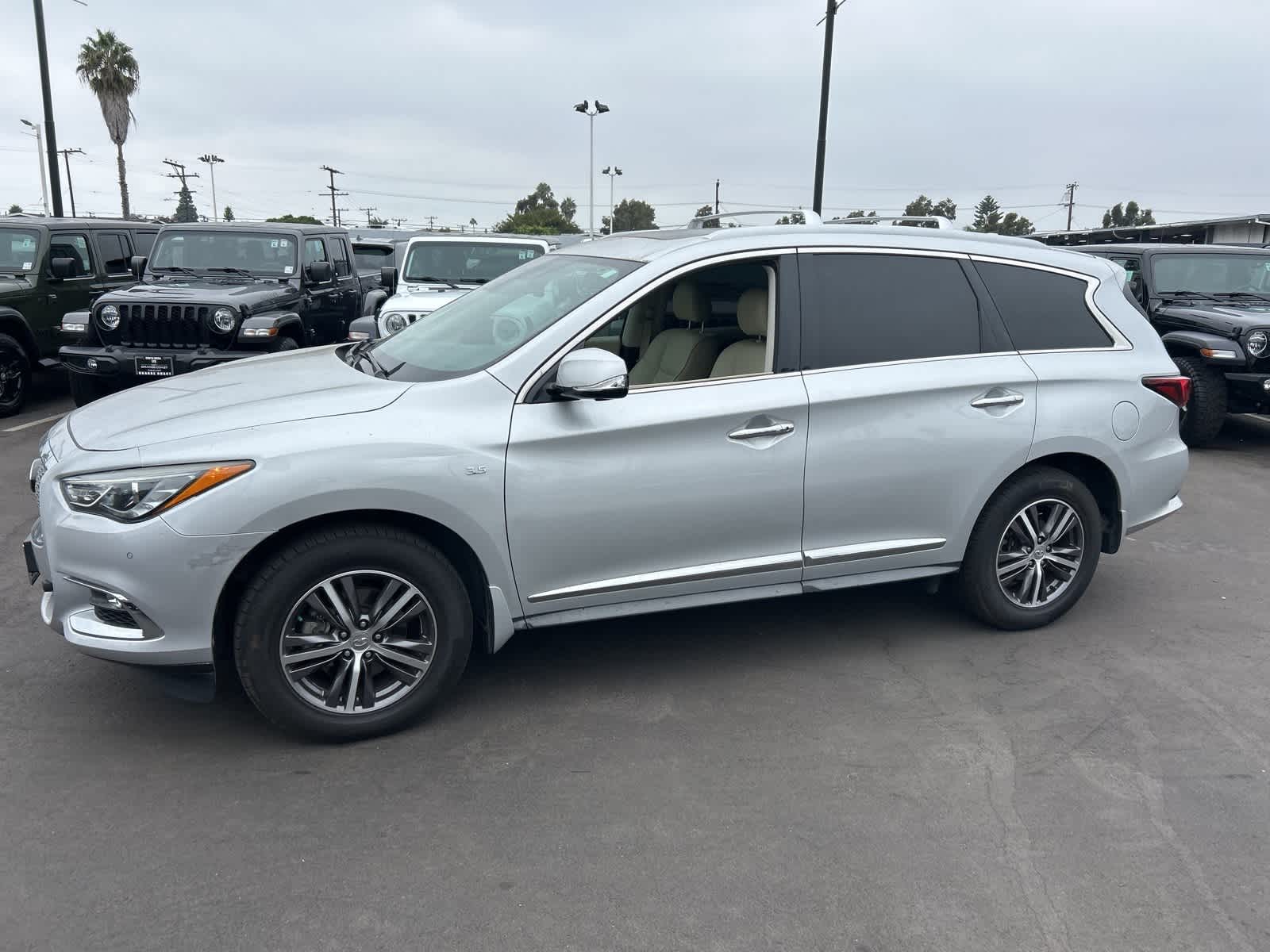 Thumbnail: 2019 INFINITI QX60 - 2