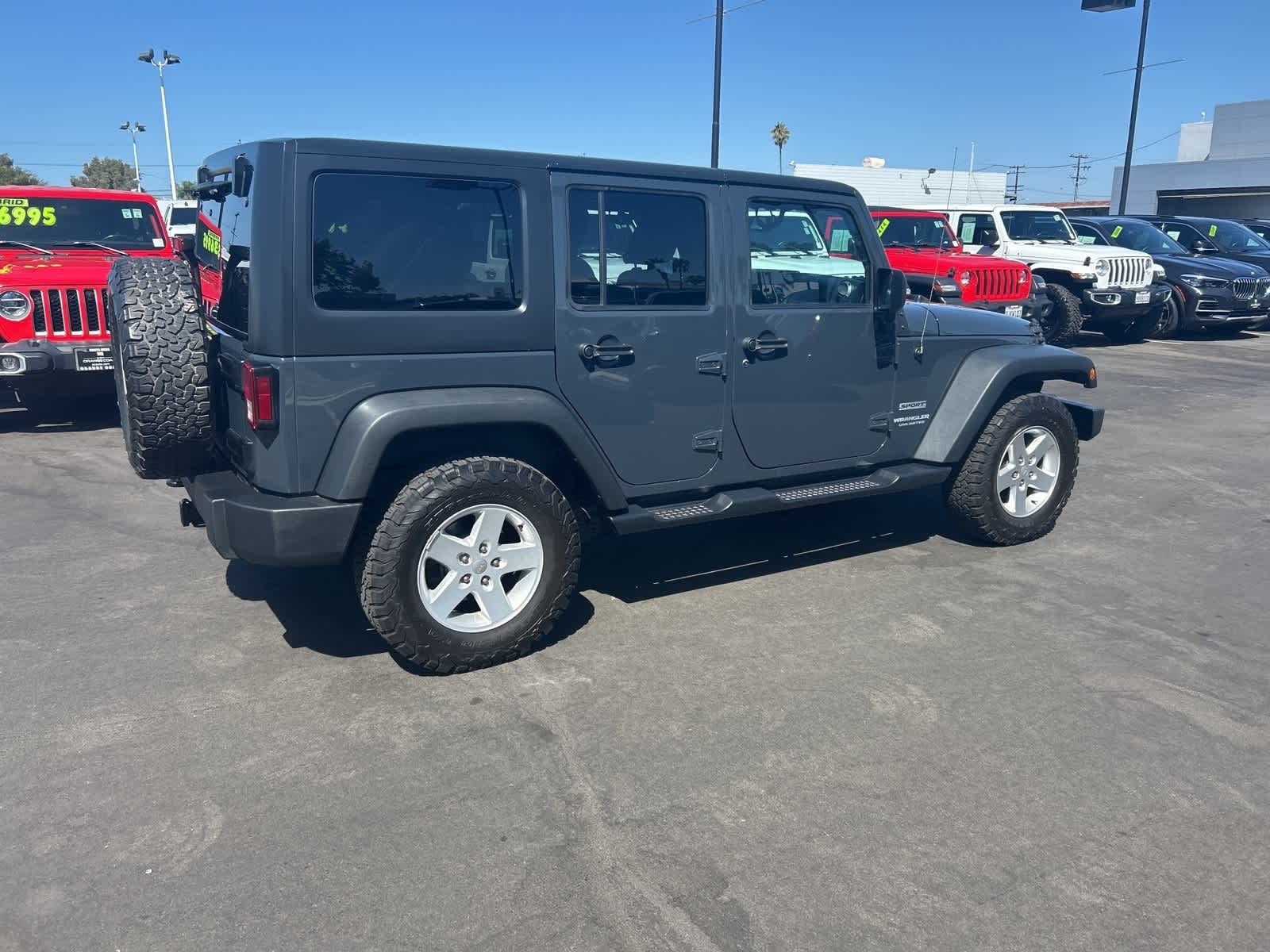Thumbnail: 2017 Jeep Wrangler - 6