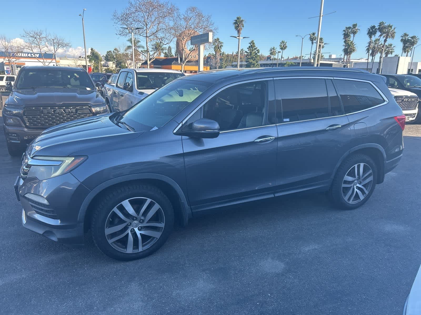 Thumbnail: 2016 Honda Pilot - 3