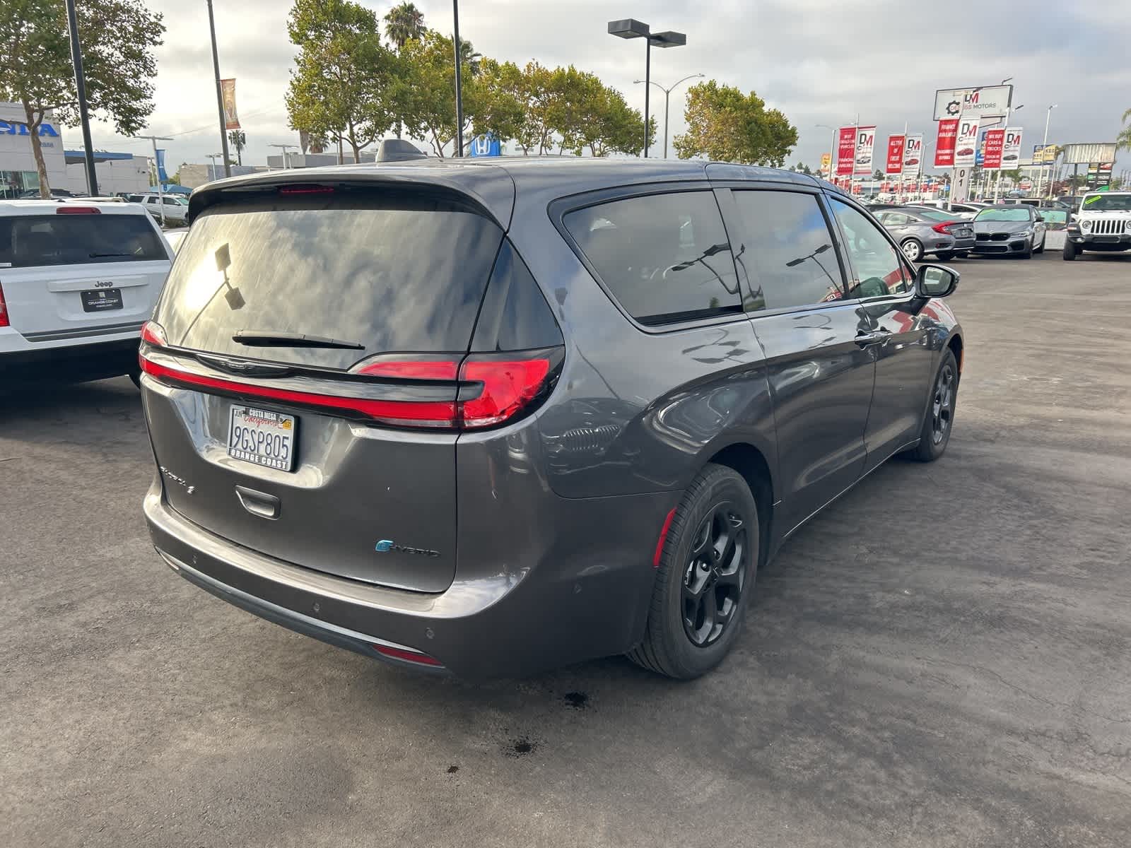 Thumbnail: 2022 Chrysler Pacifica - 5