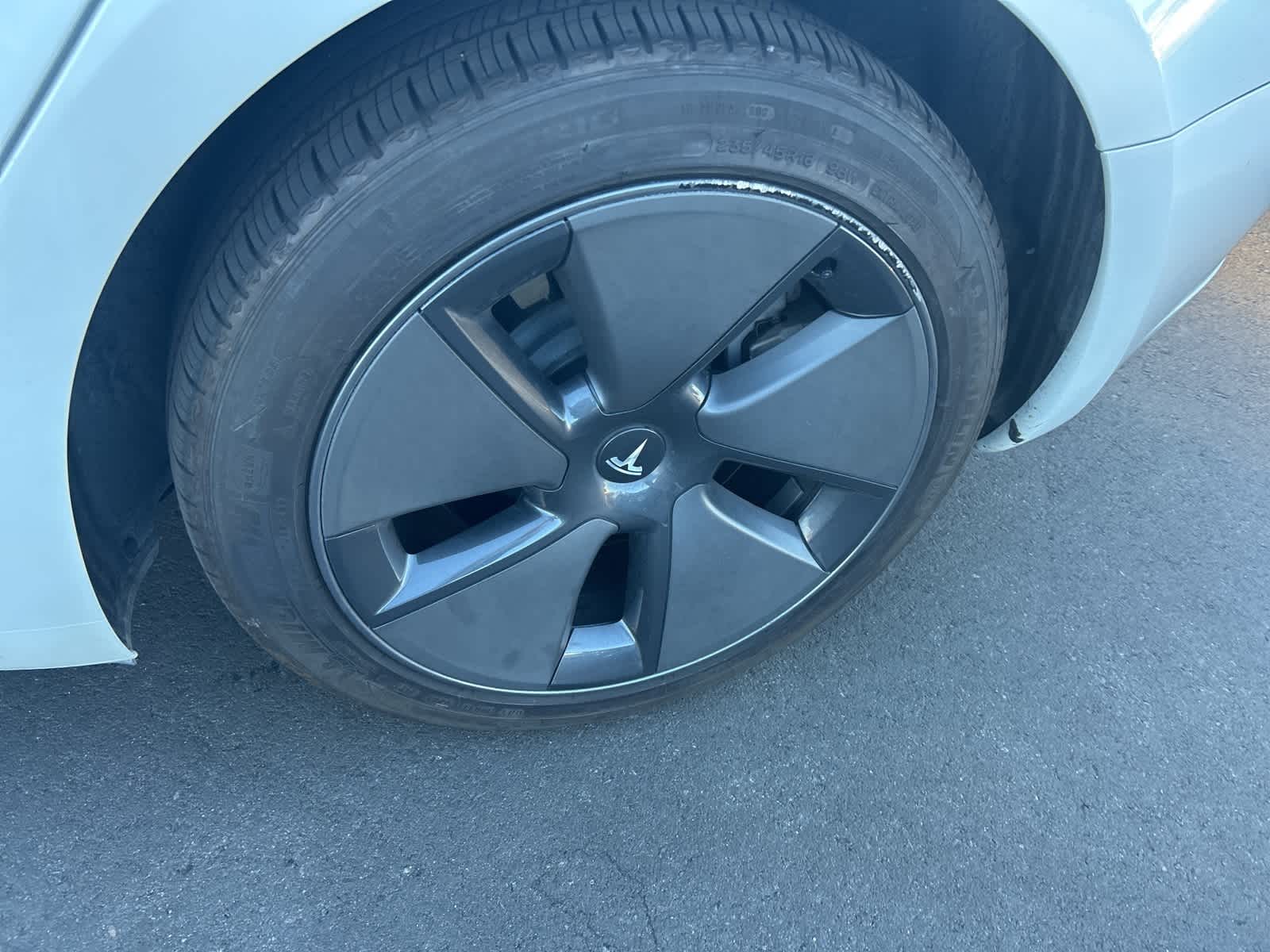 Thumbnail: 2023 Tesla Model 3 - 16