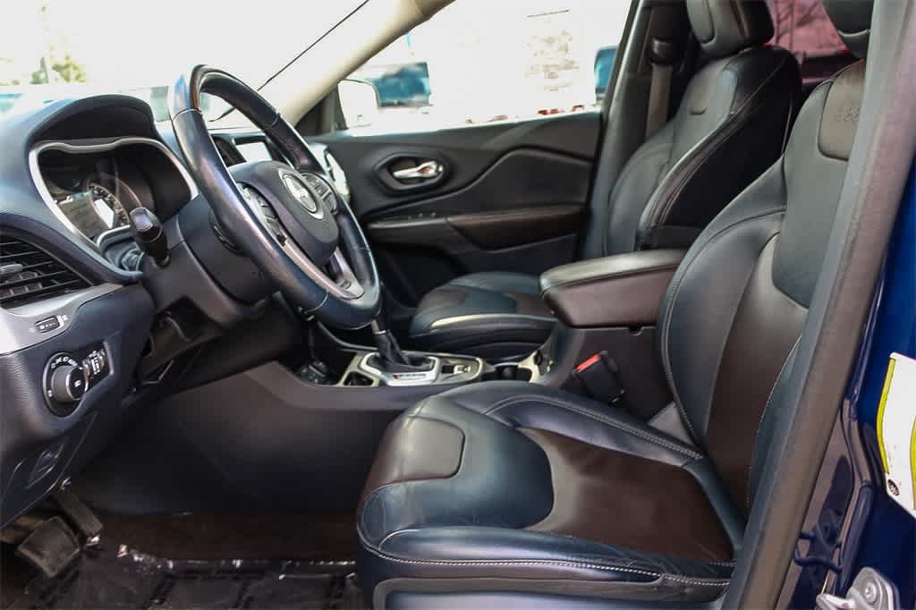 Thumbnail: 2015 Jeep Cherokee - 17