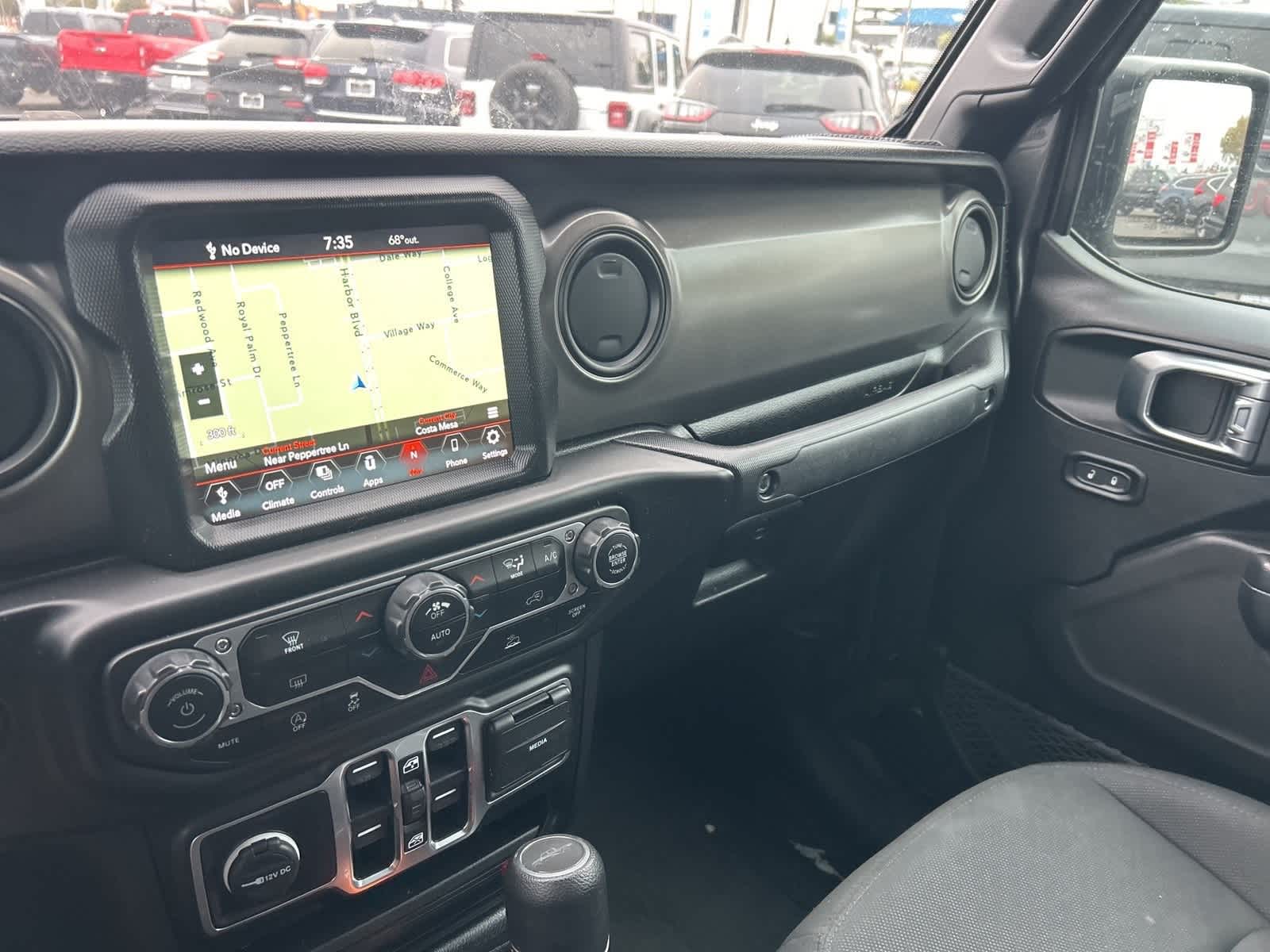 Thumbnail: 2023 Jeep Gladiator - 36