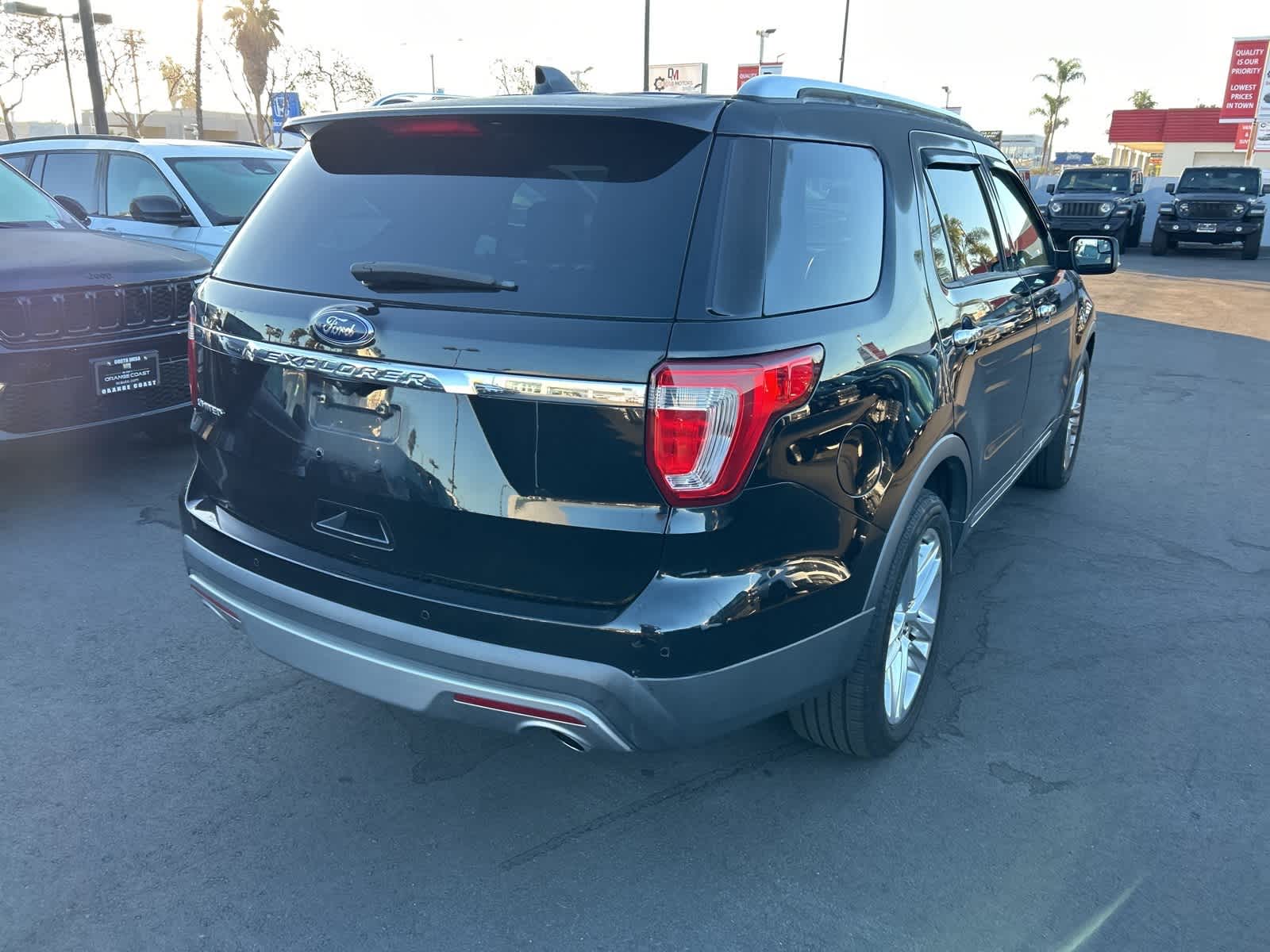 Thumbnail: 2017 Ford Explorer - 7