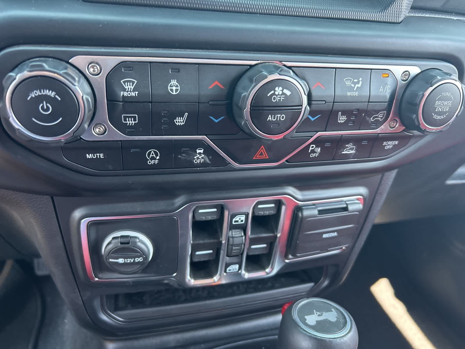 Thumbnail: 2022 Jeep Wrangler - 51