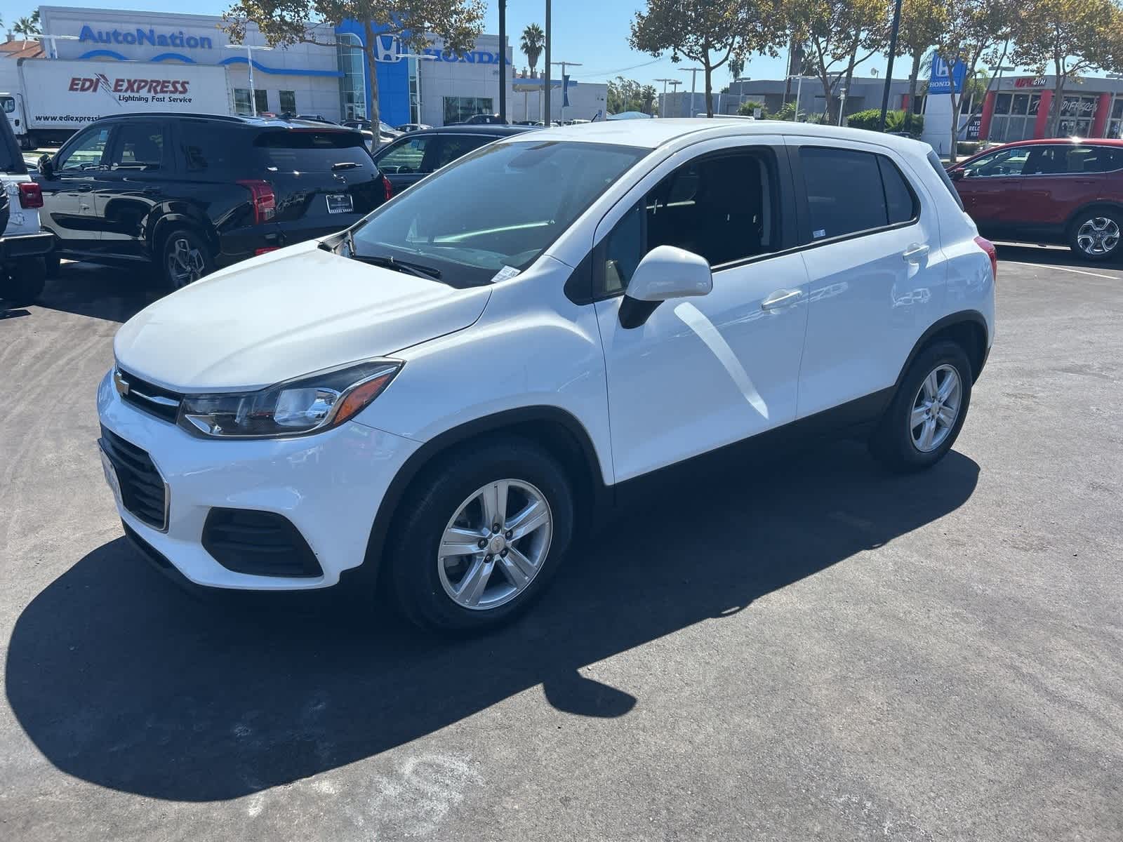 Thumbnail: 2022 Chevrolet Trax - 2