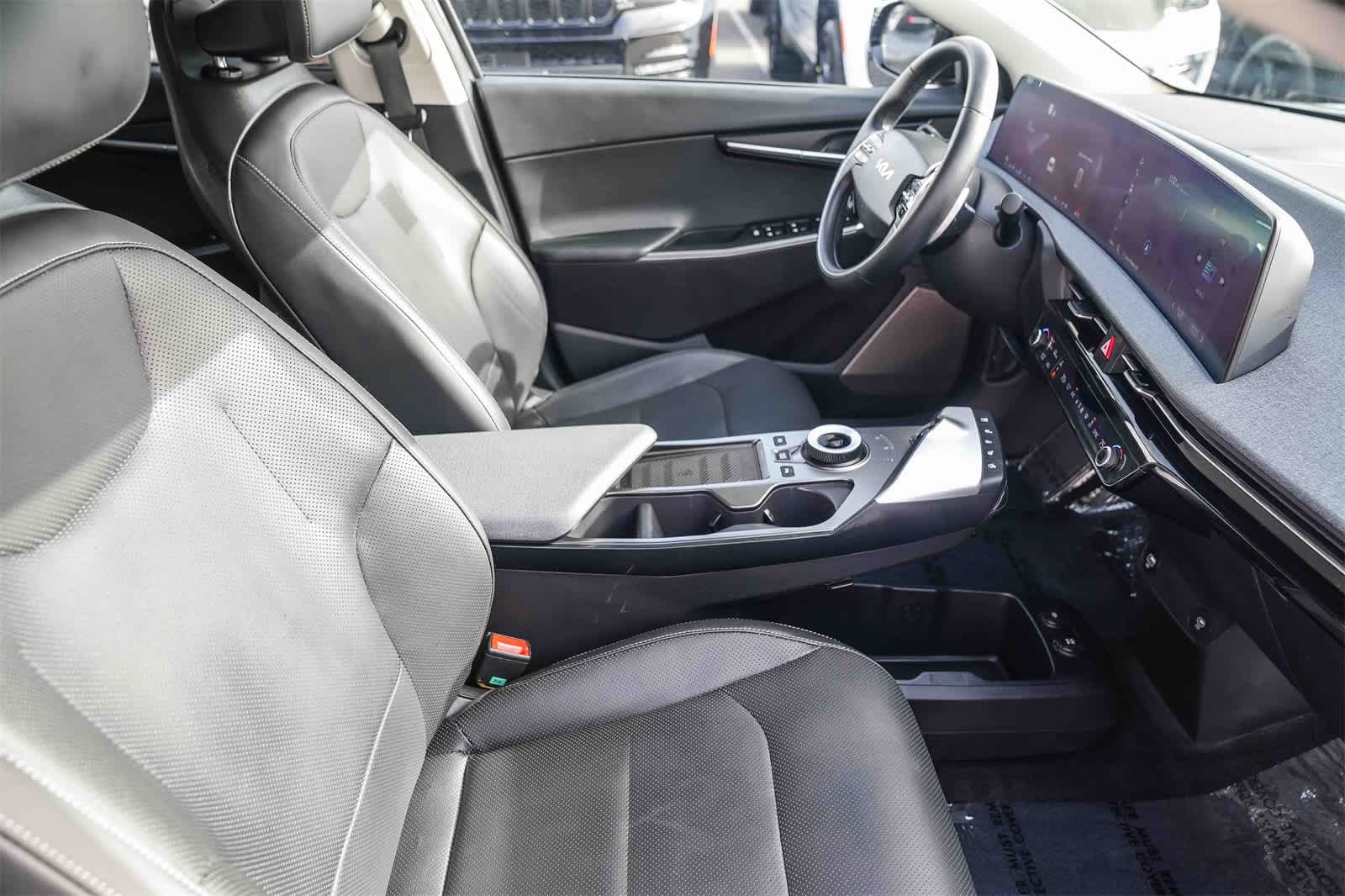 Thumbnail: 2023 Kia EV6 - 15