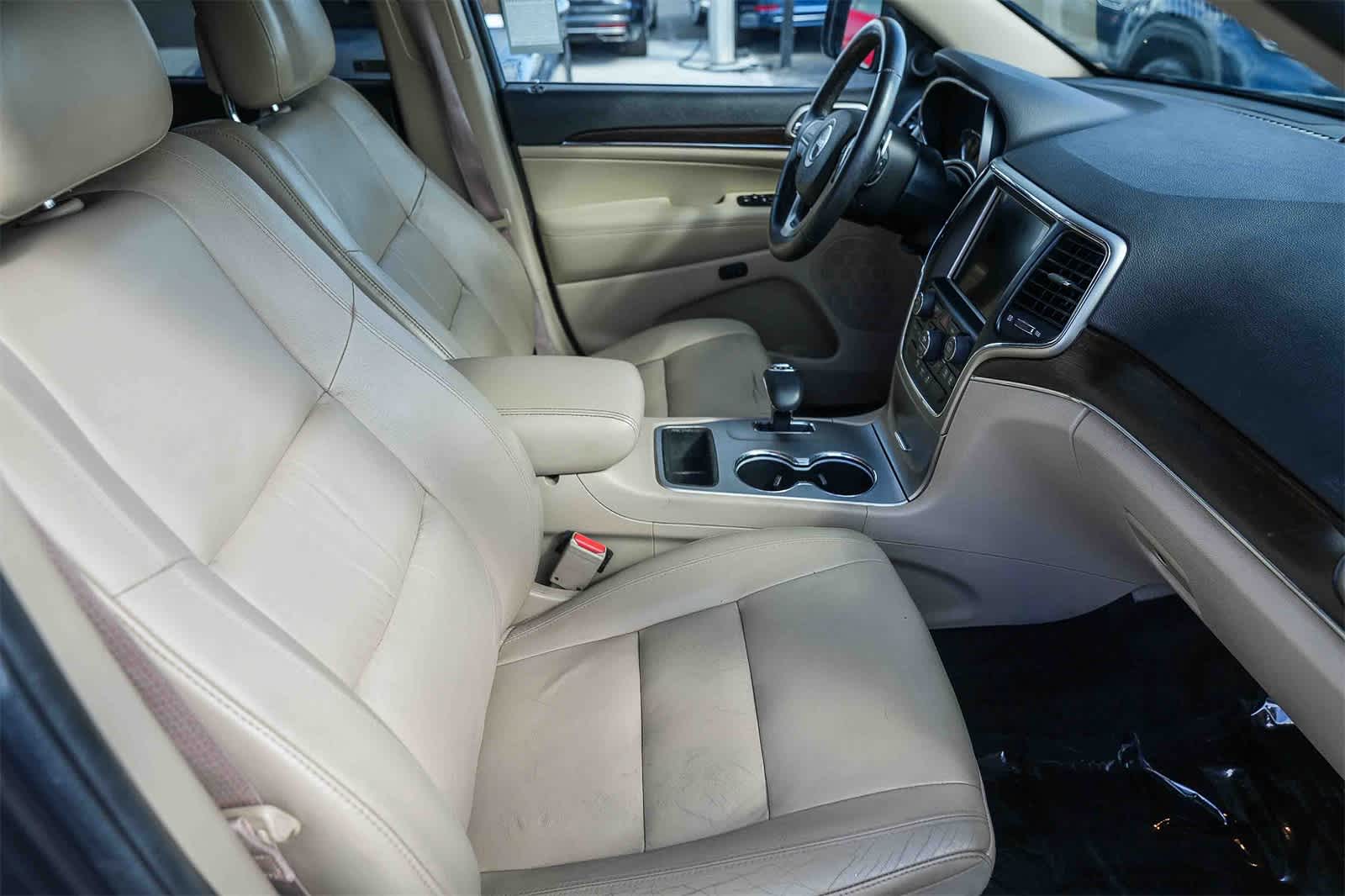 Thumbnail: 2015 Jeep Grand Cherokee - 15