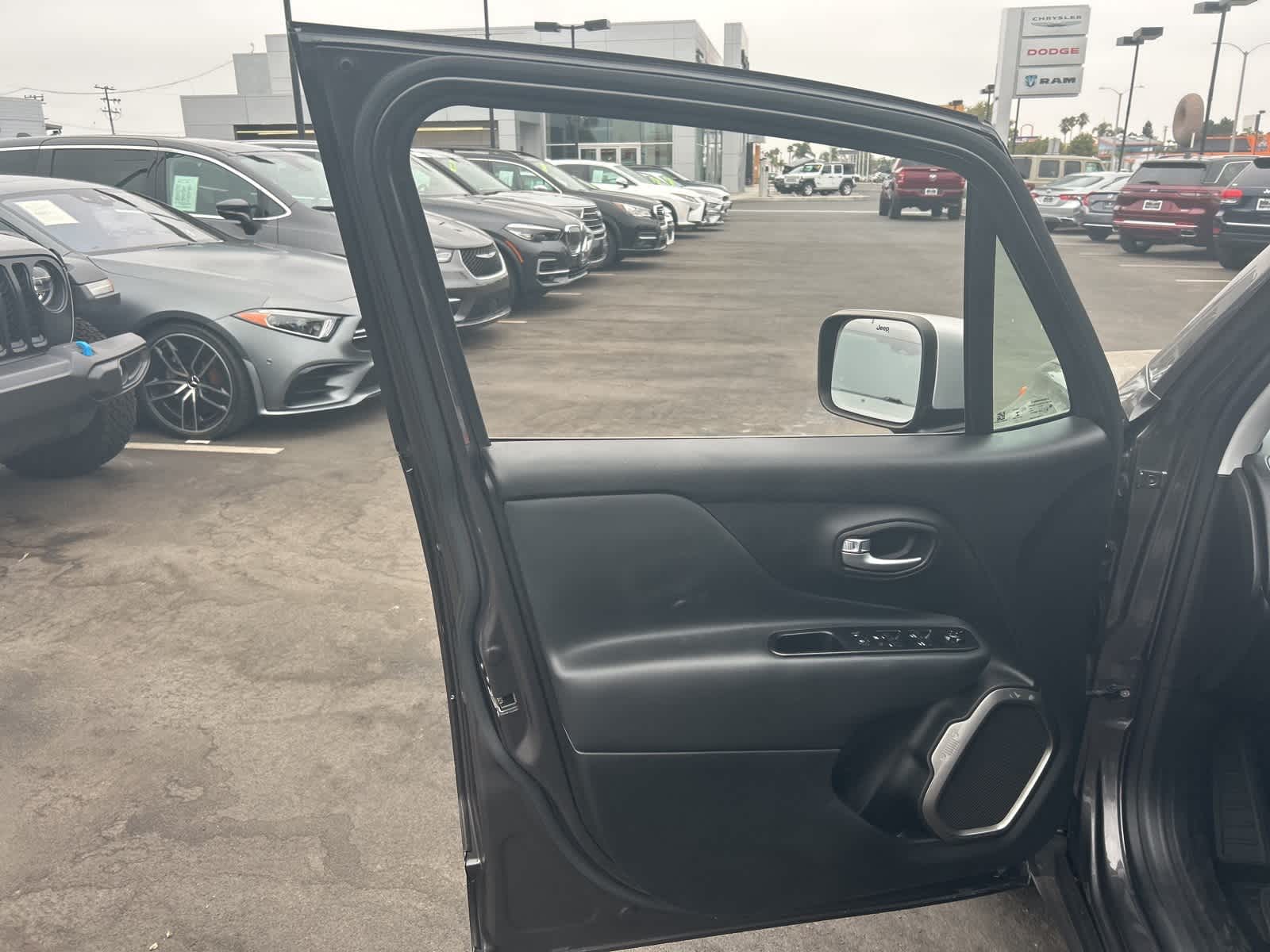 Thumbnail: 2018 Jeep Renegade - 16