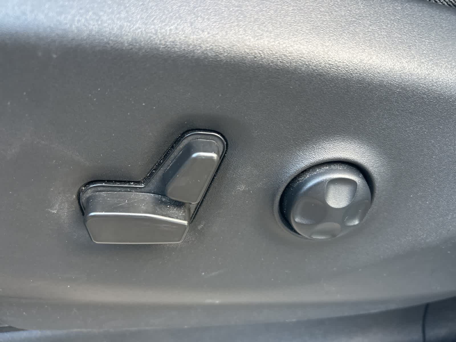 Thumbnail: 2022 Chrysler Pacifica - 33