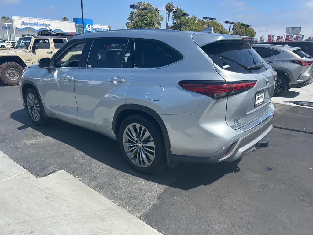 Thumbnail: 2021 Toyota Highlander - 4