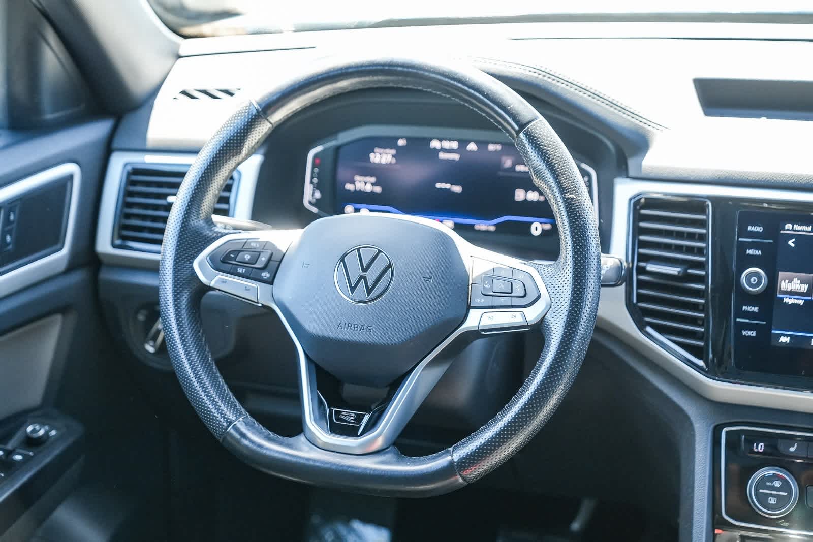 Thumbnail: 2021 Volkswagen Atlas - 13