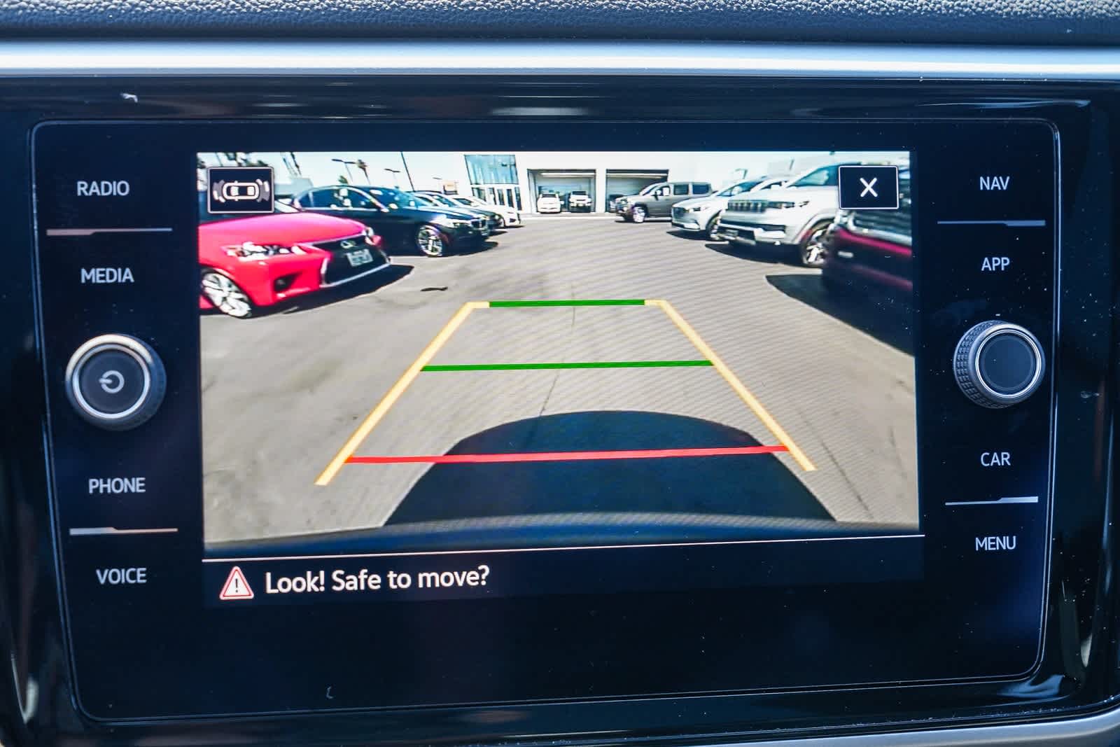 Thumbnail: 2021 Volkswagen Atlas - 21