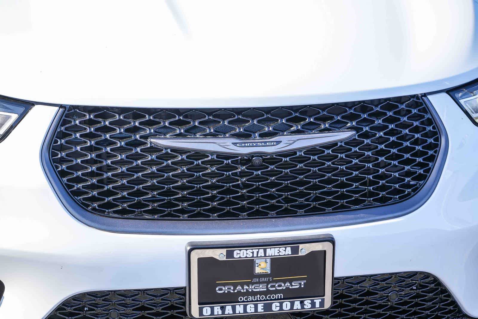 Thumbnail: 2026 Chrysler Pacifica - 5