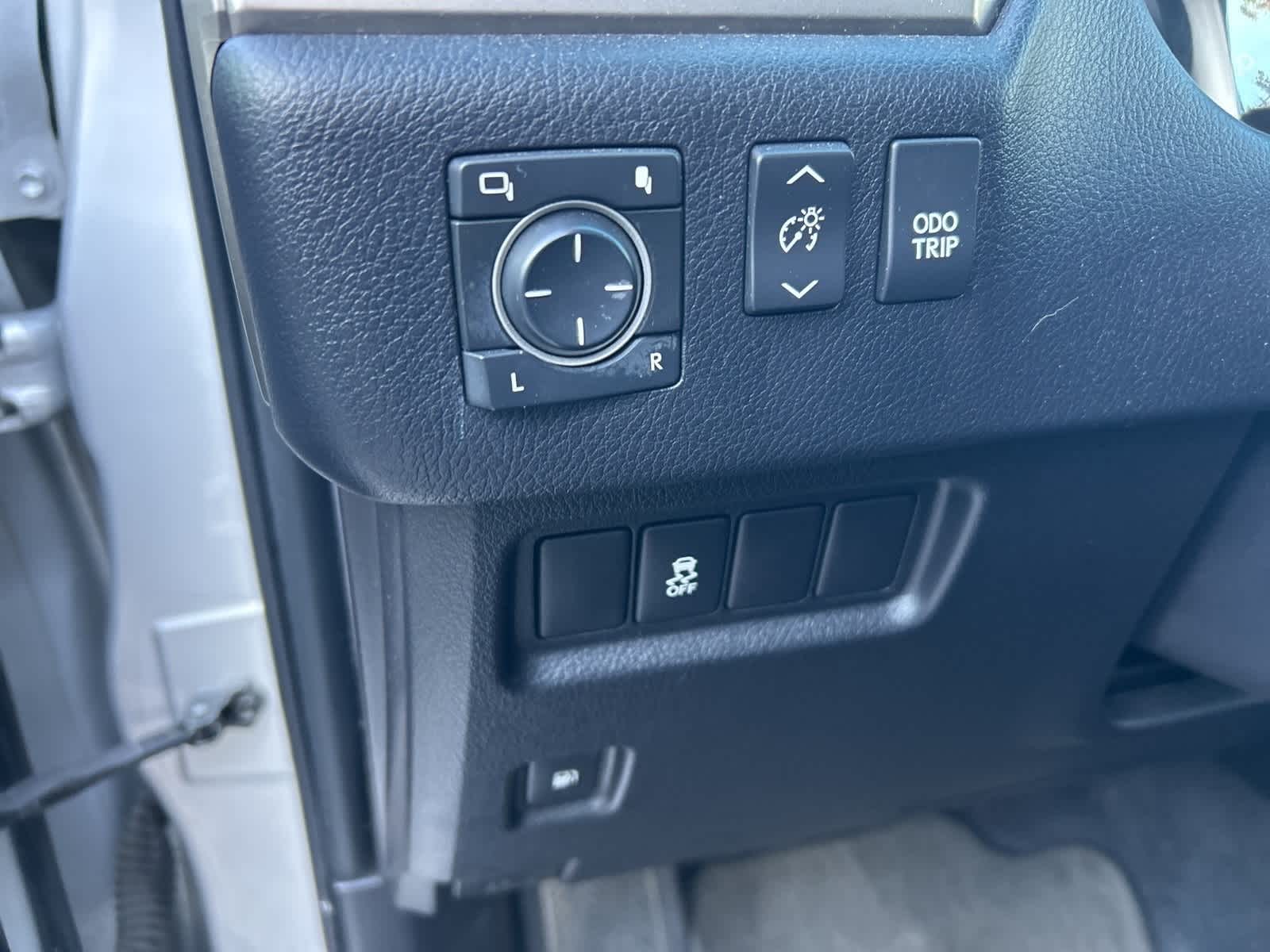 Thumbnail: 2013 Lexus GX - 27