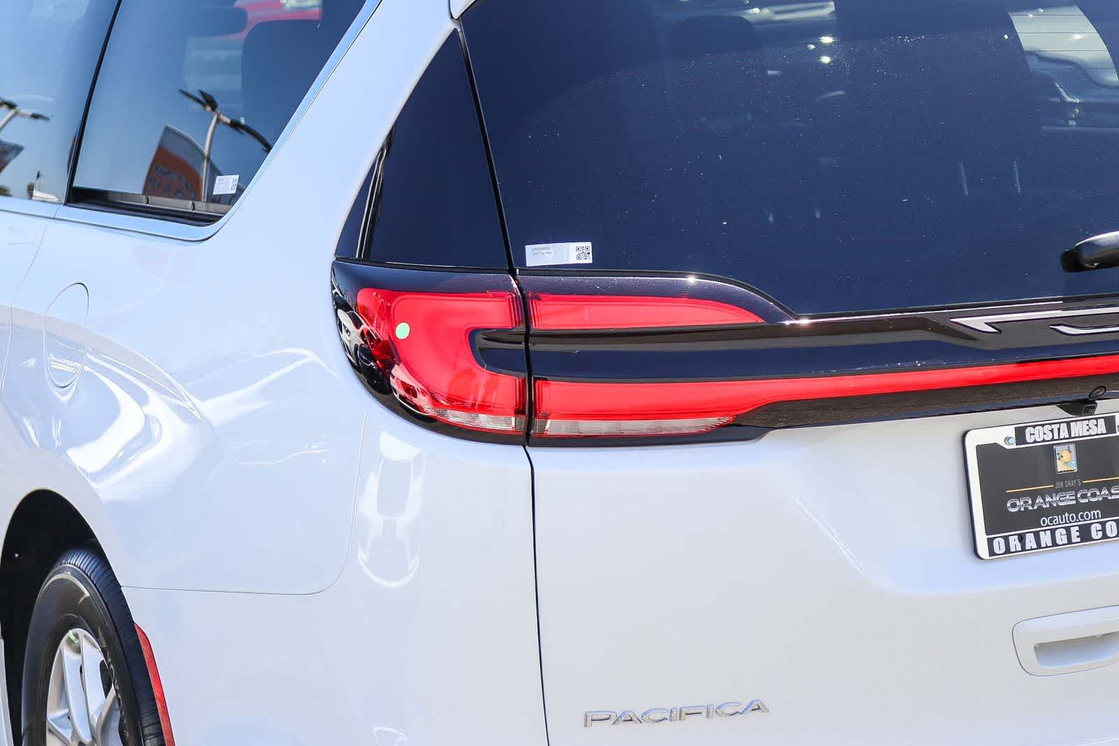 Thumbnail: 2027 Chrysler Pacifica - 7