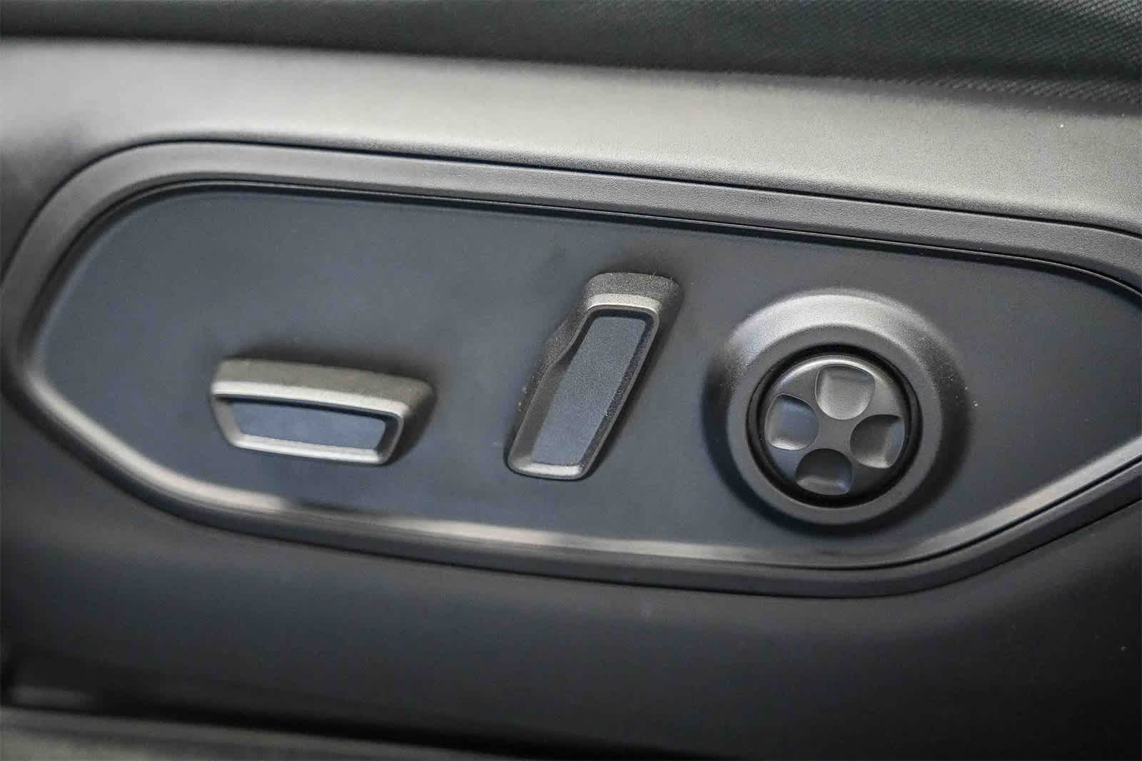 Thumbnail: 2026 Jeep Grand Cherokee - 22