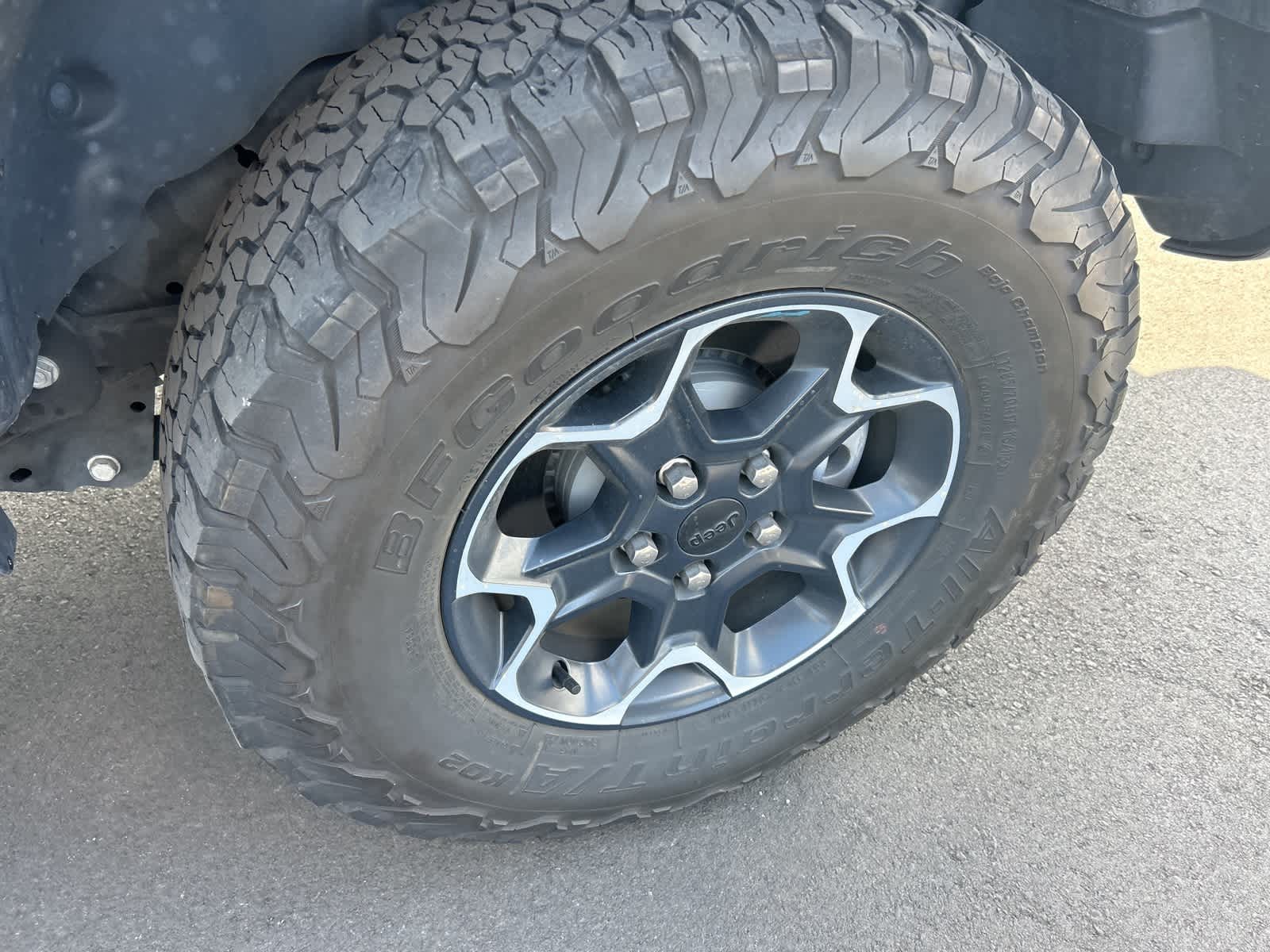 Thumbnail: 2023 Jeep Wrangler - 18
